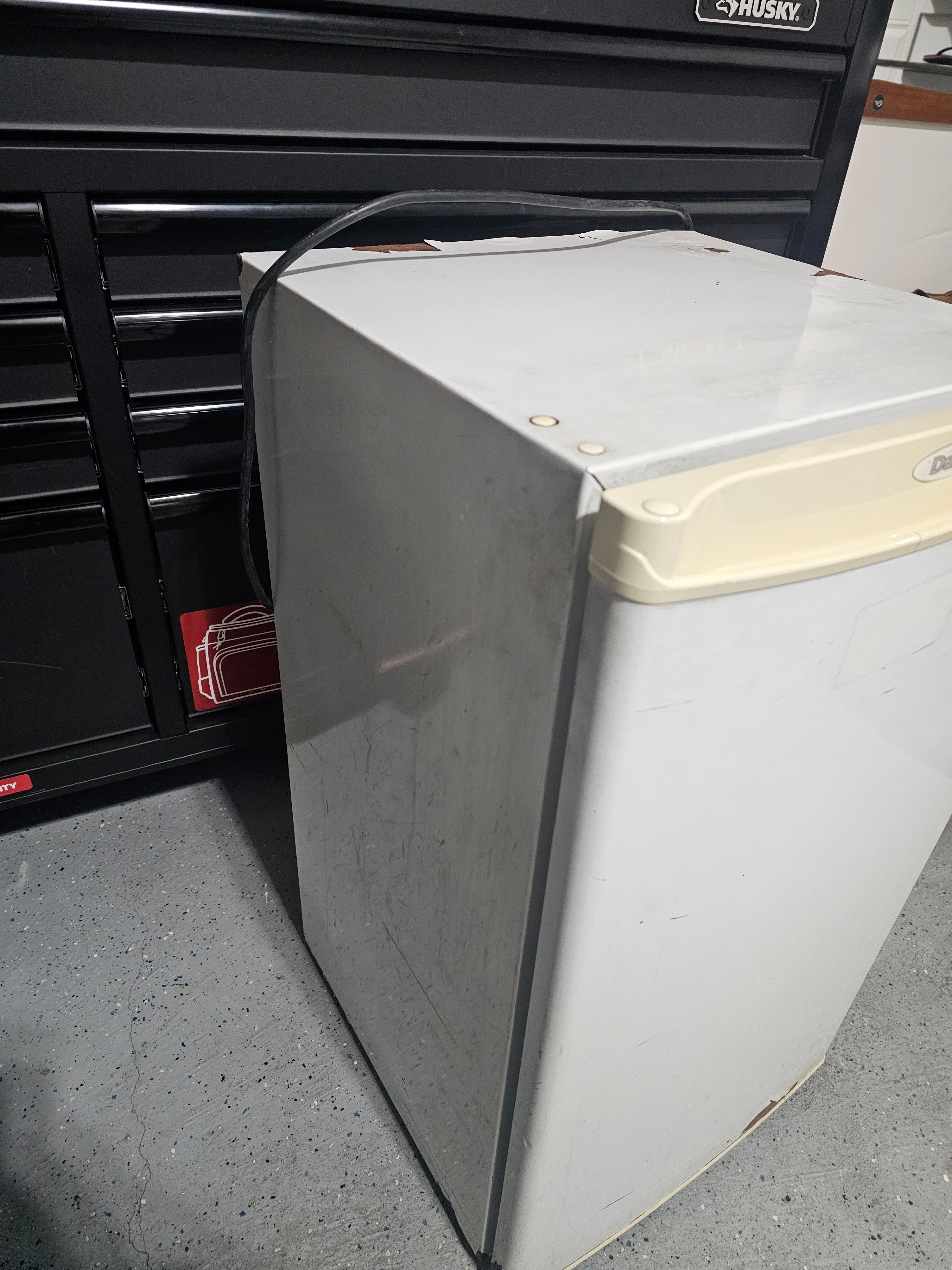 Danby Compact Refrigerator - photo 3