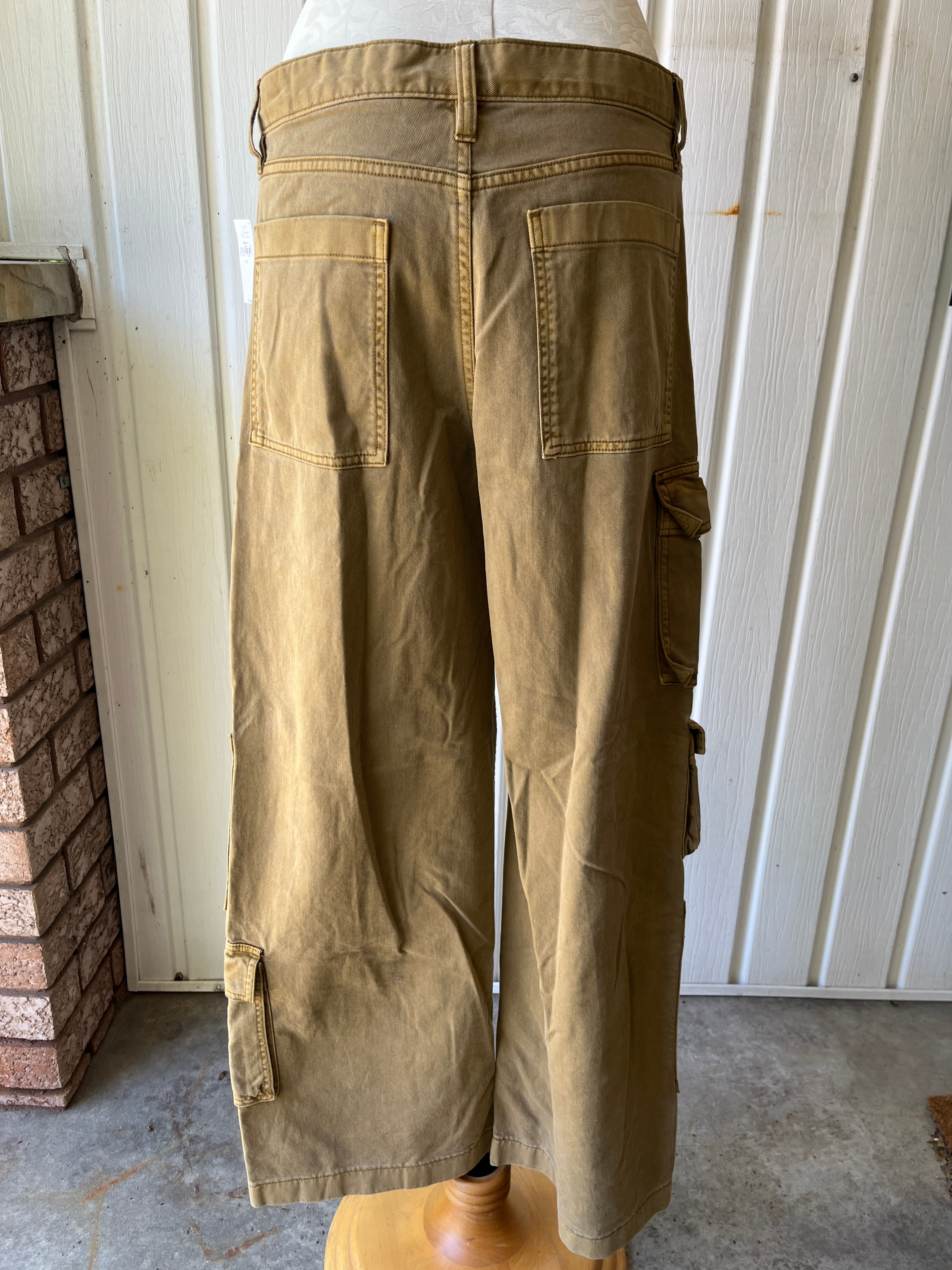 Gap Cargo Pants Size 8 Khaki - photo 2