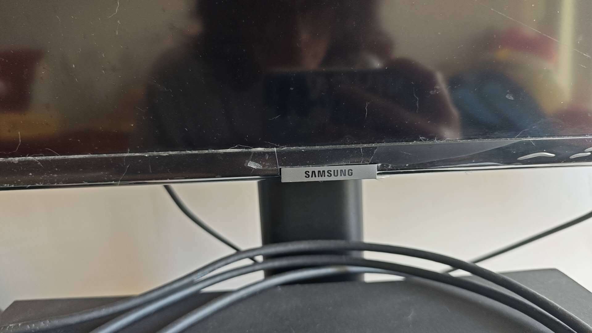 Samsung 55-inch TV with Installed Floor Stand - photo 2