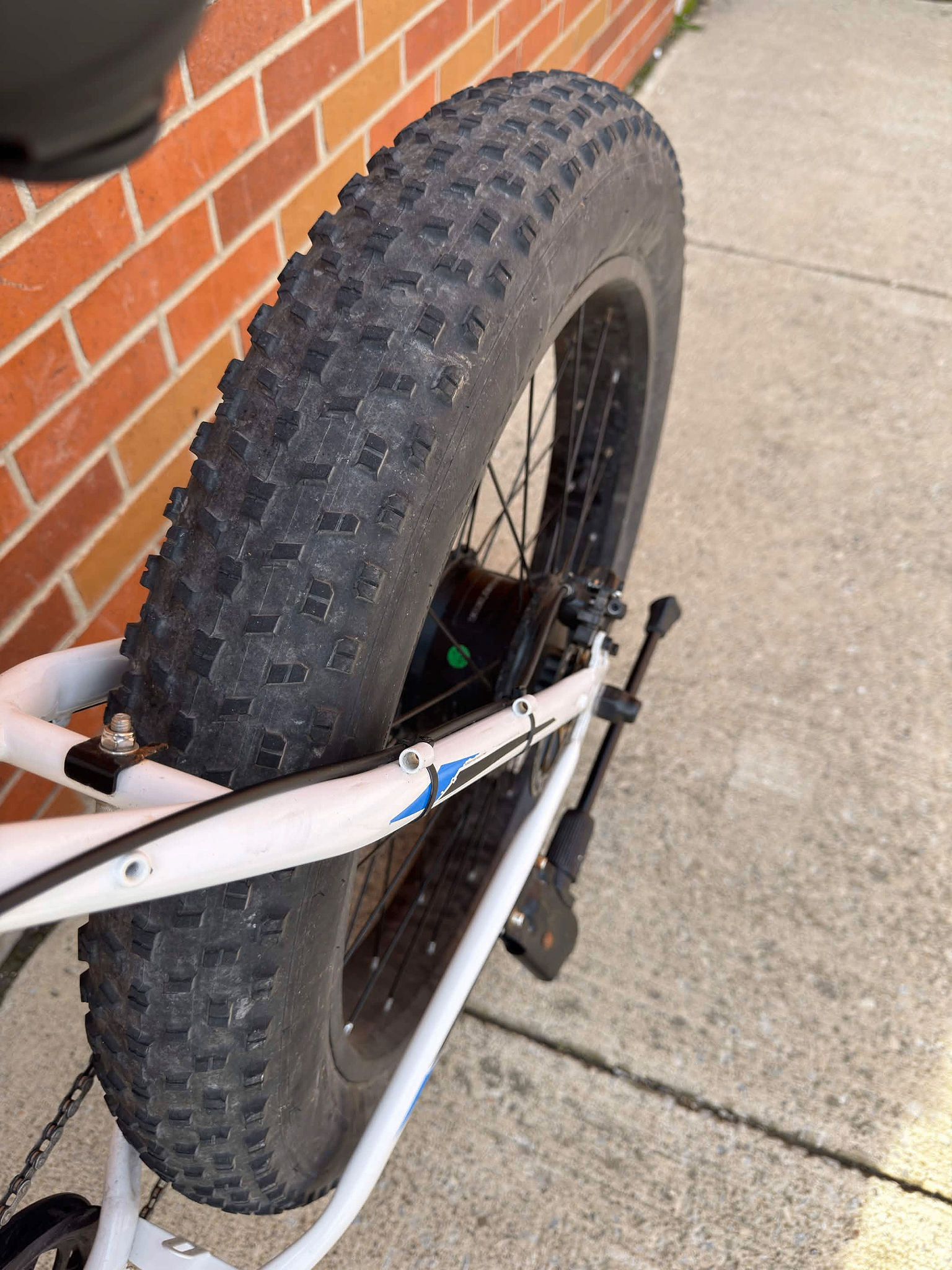 Tarus Fat Tire E-Bike - Used Like New + Charger Included - photo 5
