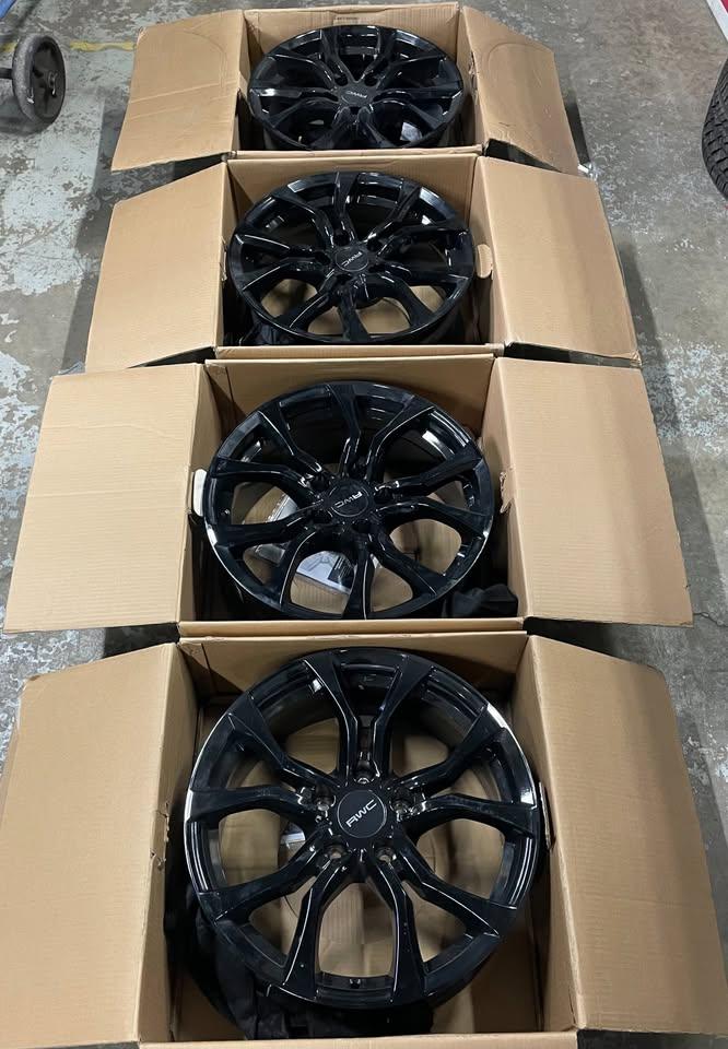 18inch GM80 67.1MM 5X120 RIMS