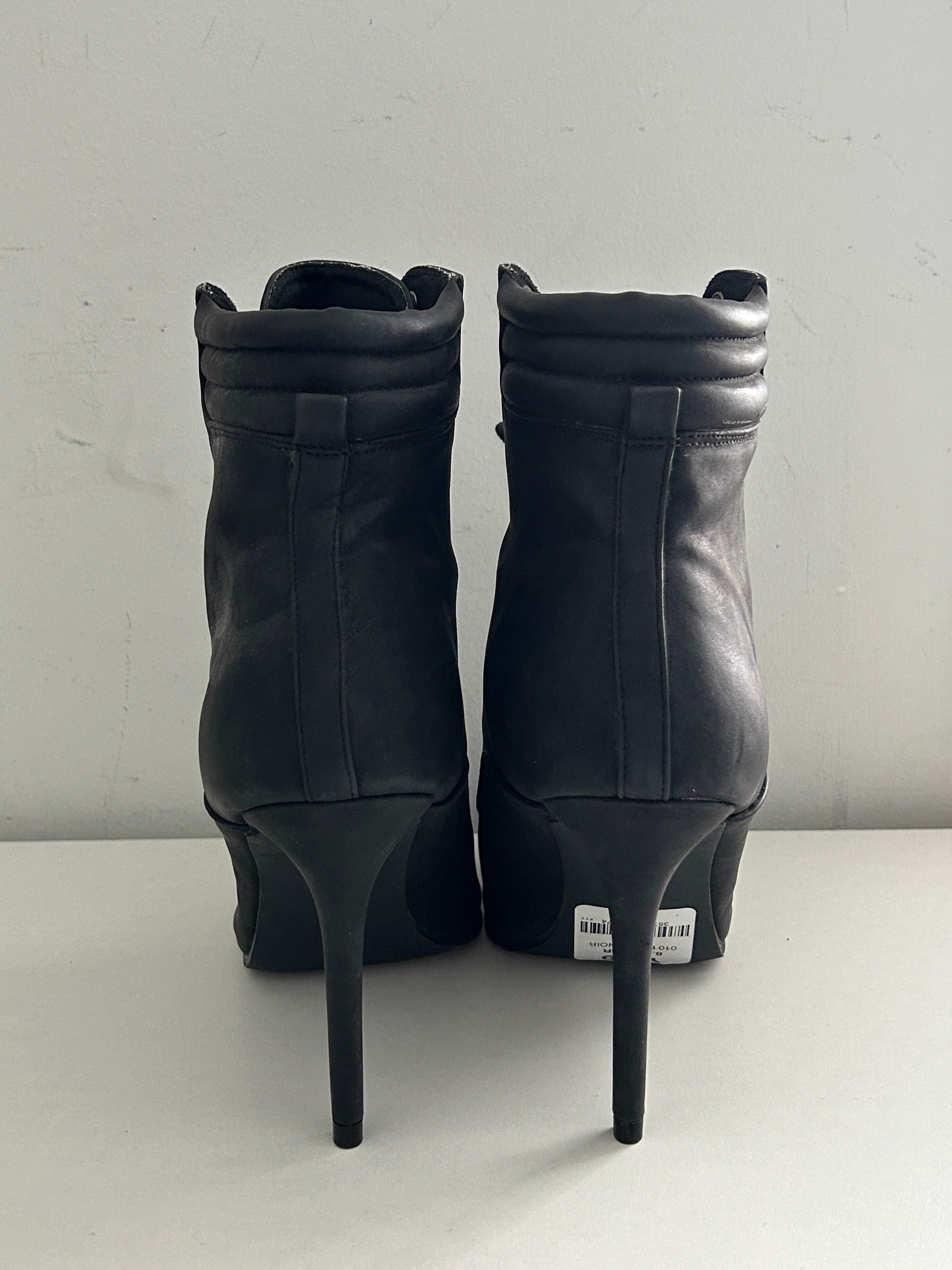 Le Chateau Black Boot Heels - photo 2