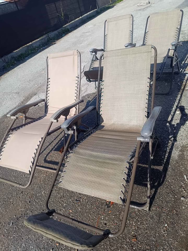 ZERO GRAVITY RECLINING CHAIRS – GREAT DEAL - ALL 60 - photo 2