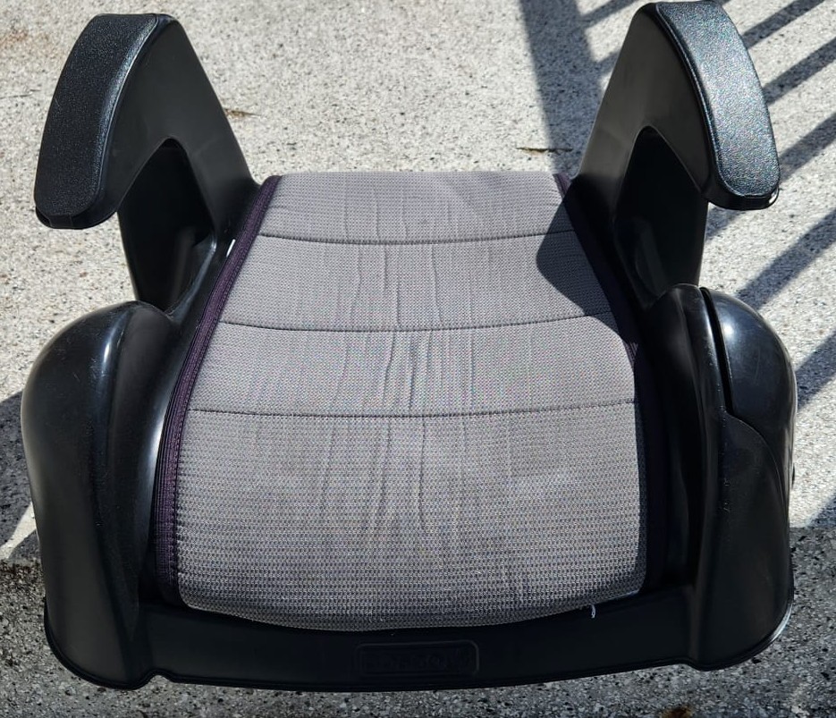🚗 Kids' Booster Car Seat – Great Condition