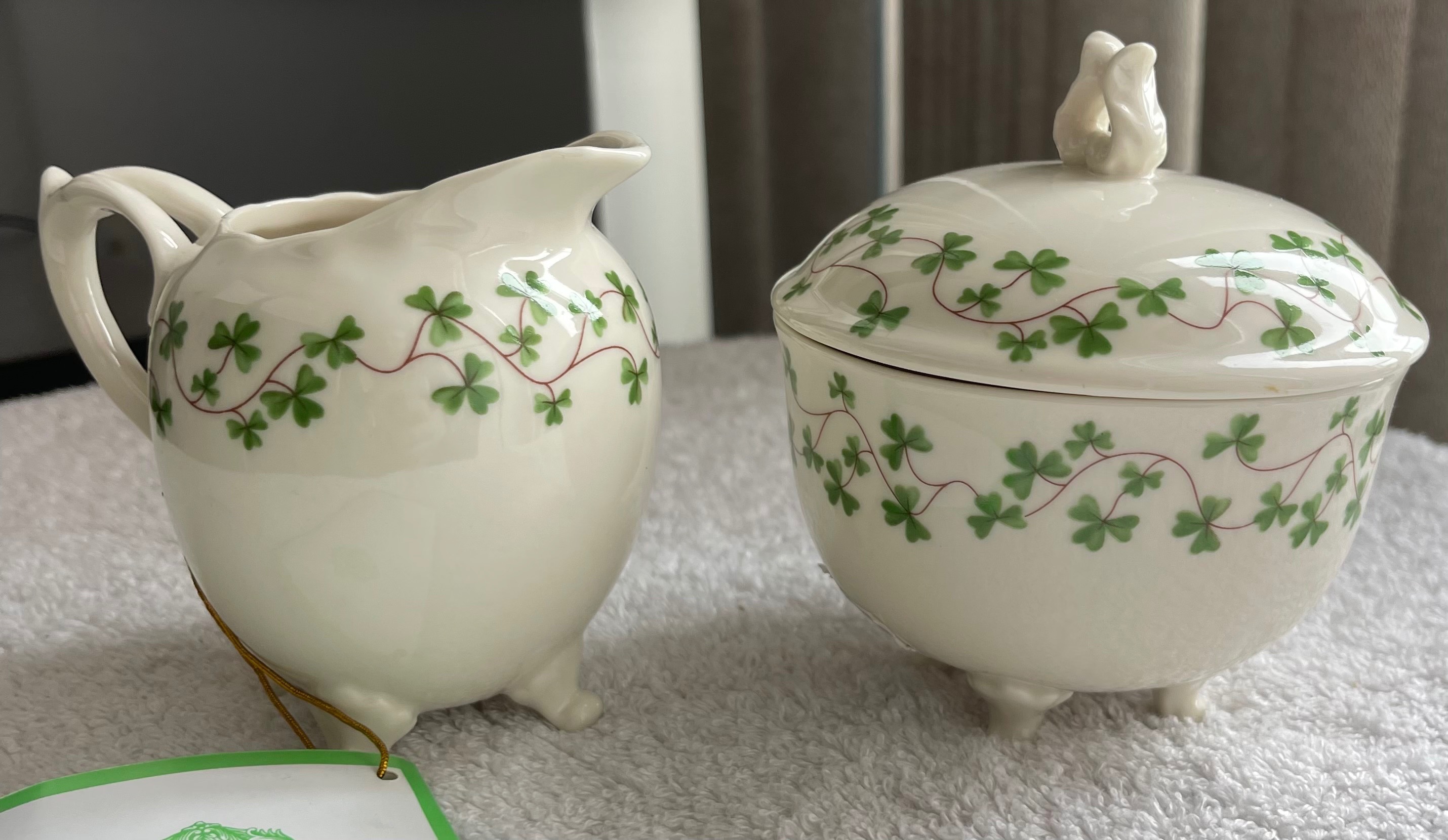 NIB Shannon Fine Porcelain Shamrock Sugar & Creamer Set