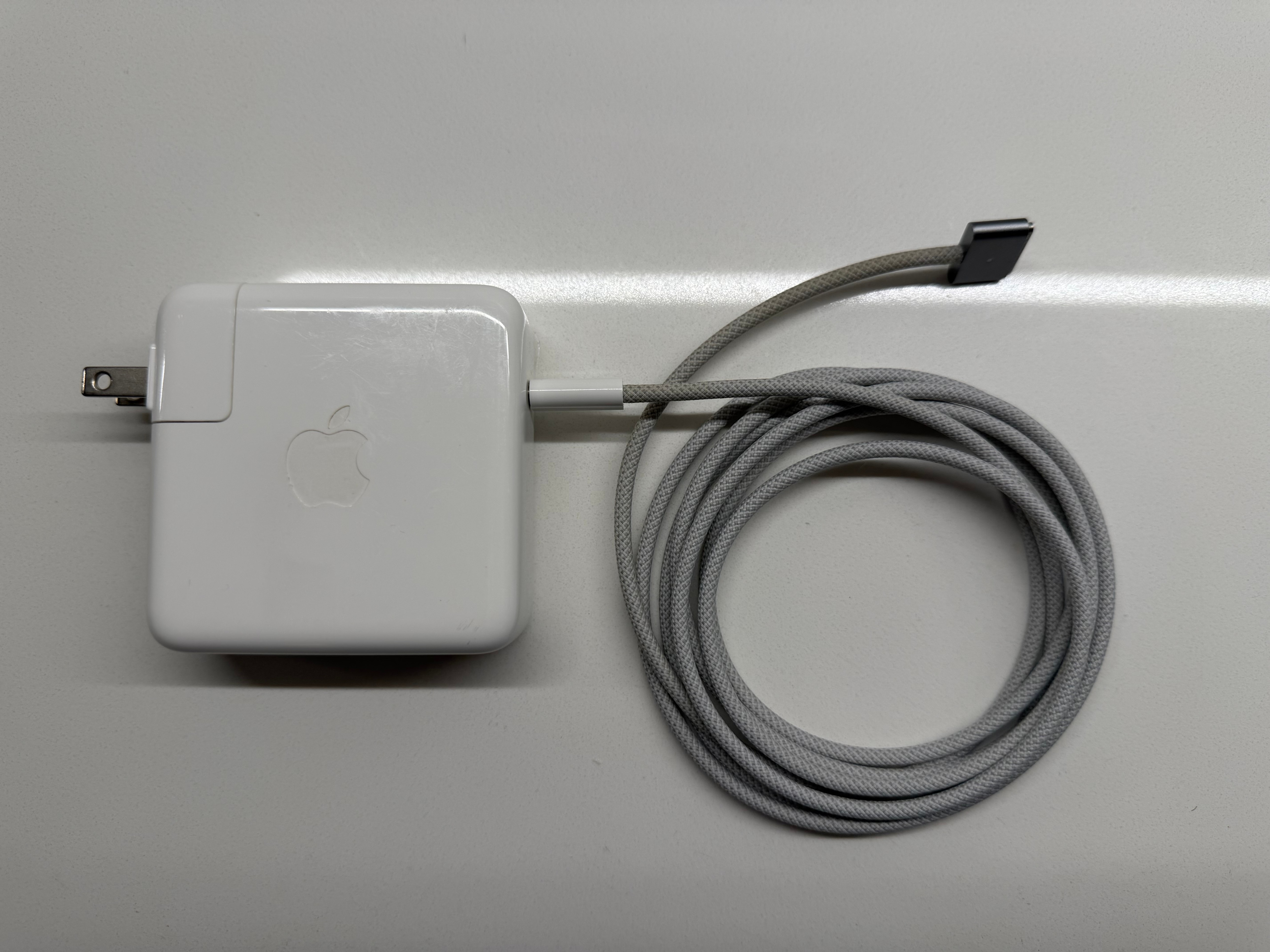70W macbook magsafe charger
