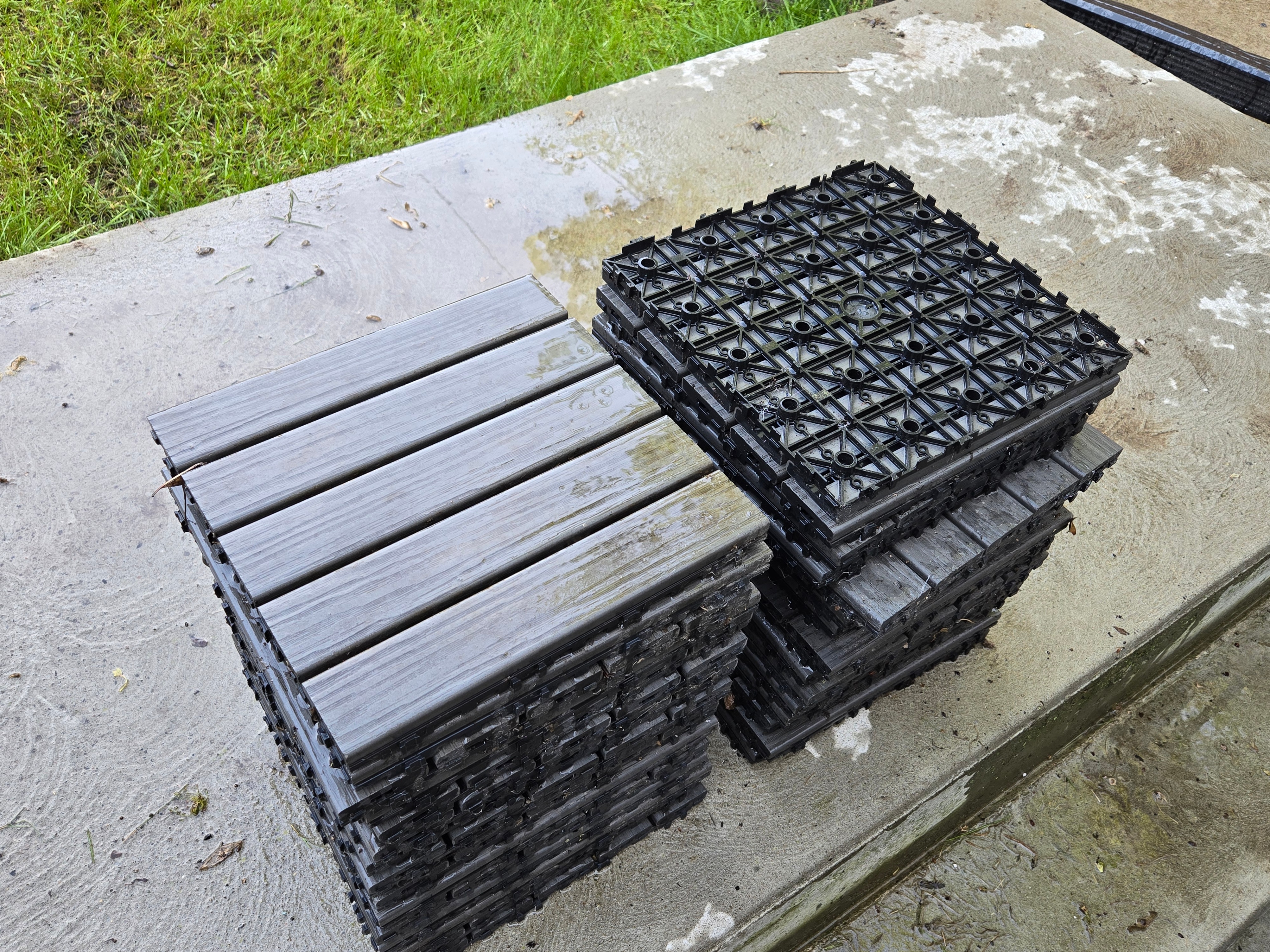 60 Balcony/Patio Interlock Tiles -Aura 12x12-Excellent Condition - photo 3