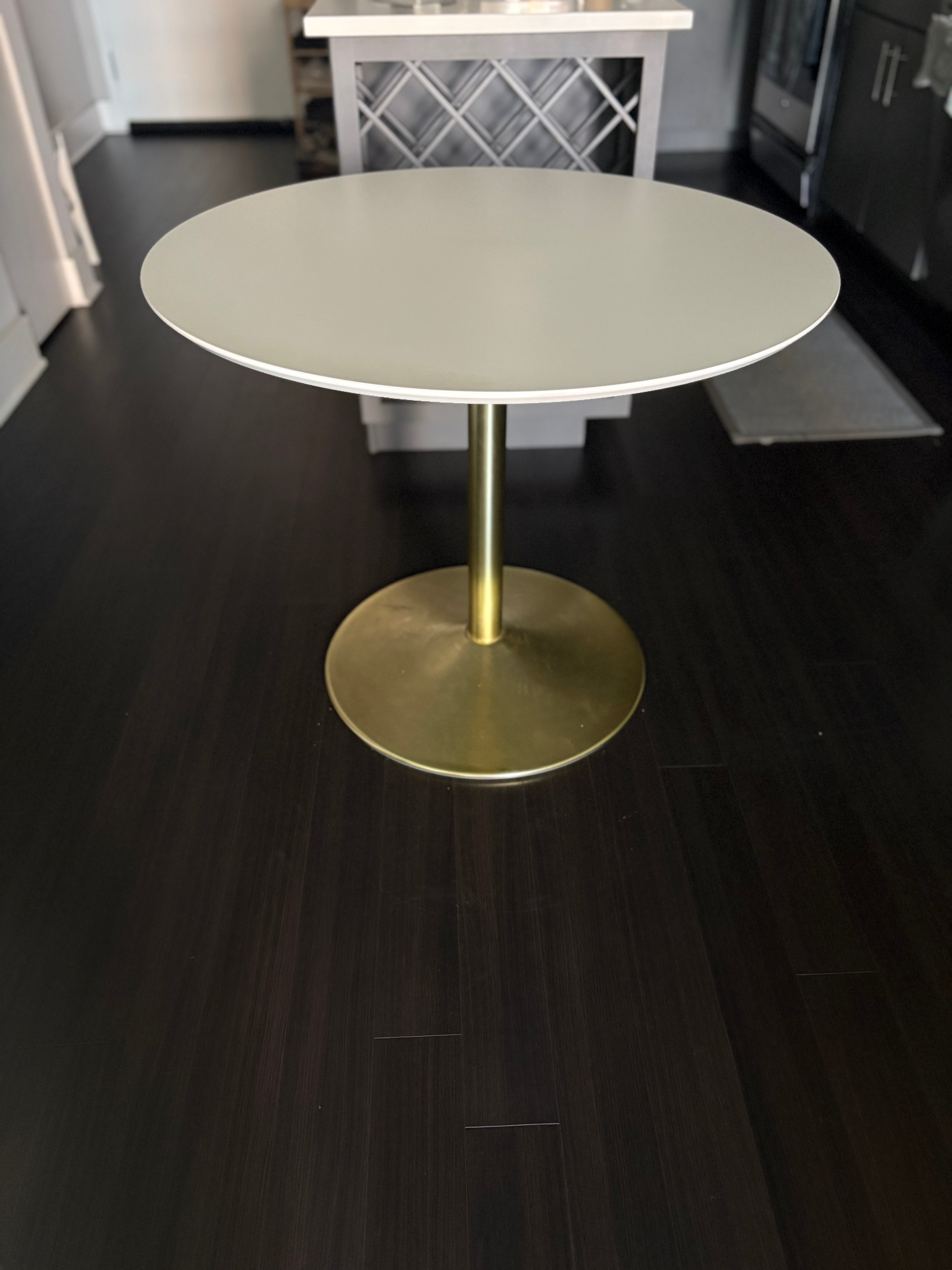 Round Dining Table (35.4")