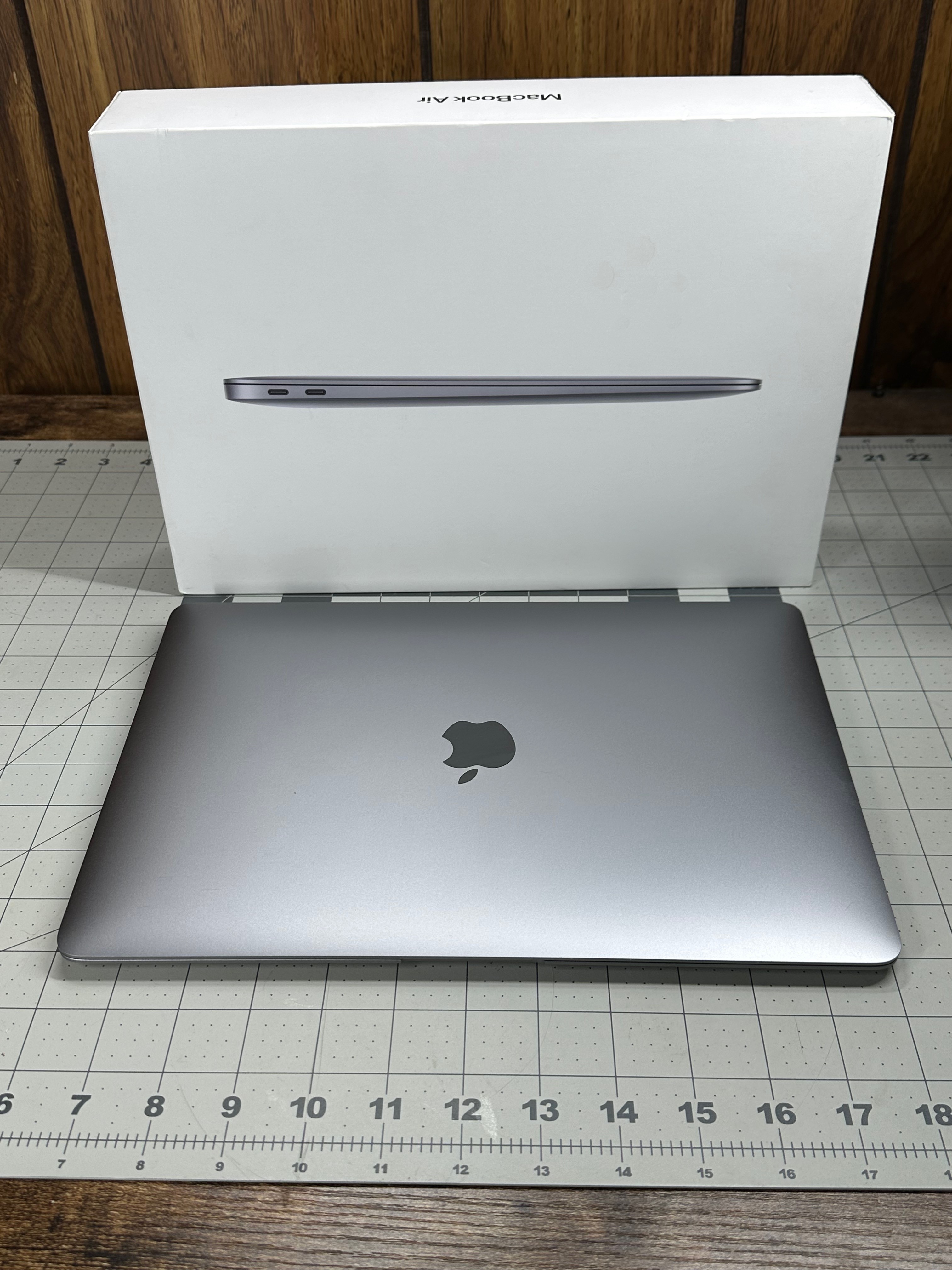 2020 Macbook Air + Magic Mouse - photo 4