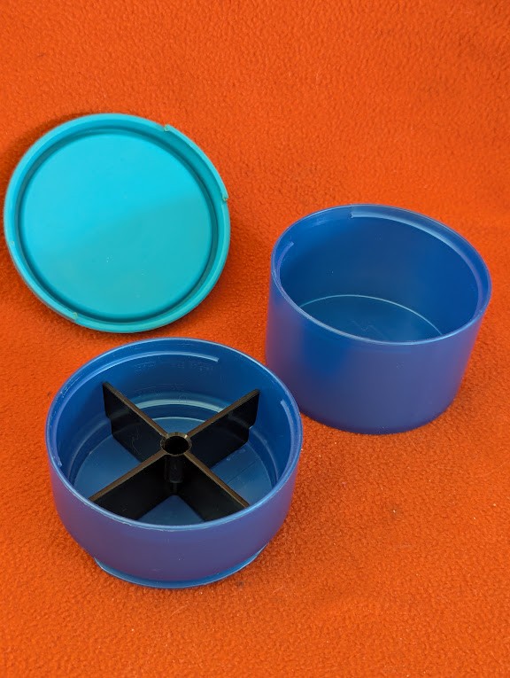 Tupperware SmartShake snack cup - 3in tall, 3in diameter - photo 5