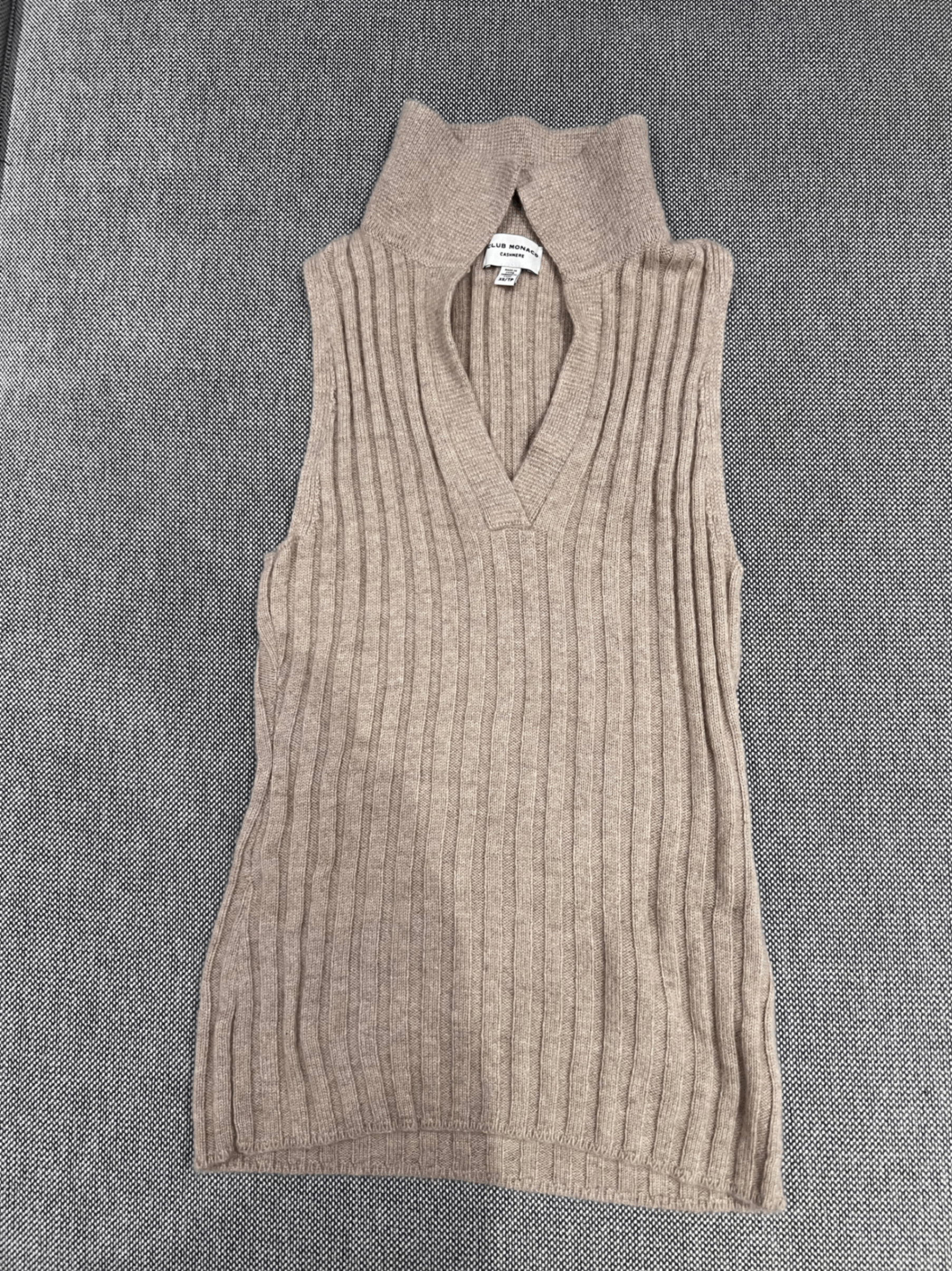 Club Monaco women cashmere top (XS) - photo 2