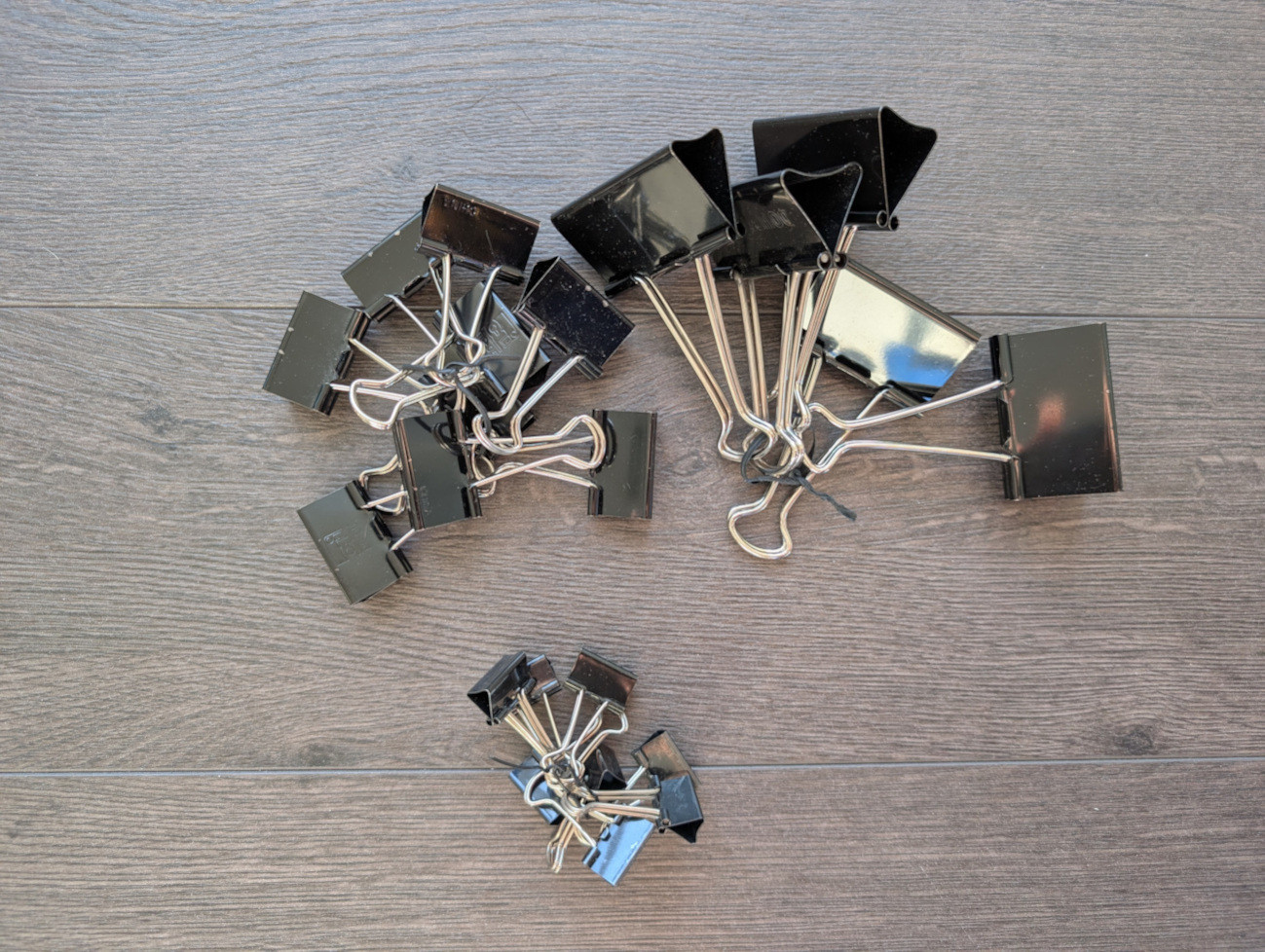 (22x total) 2cm clips x8, 3cm clips x9, 5cm clips x5