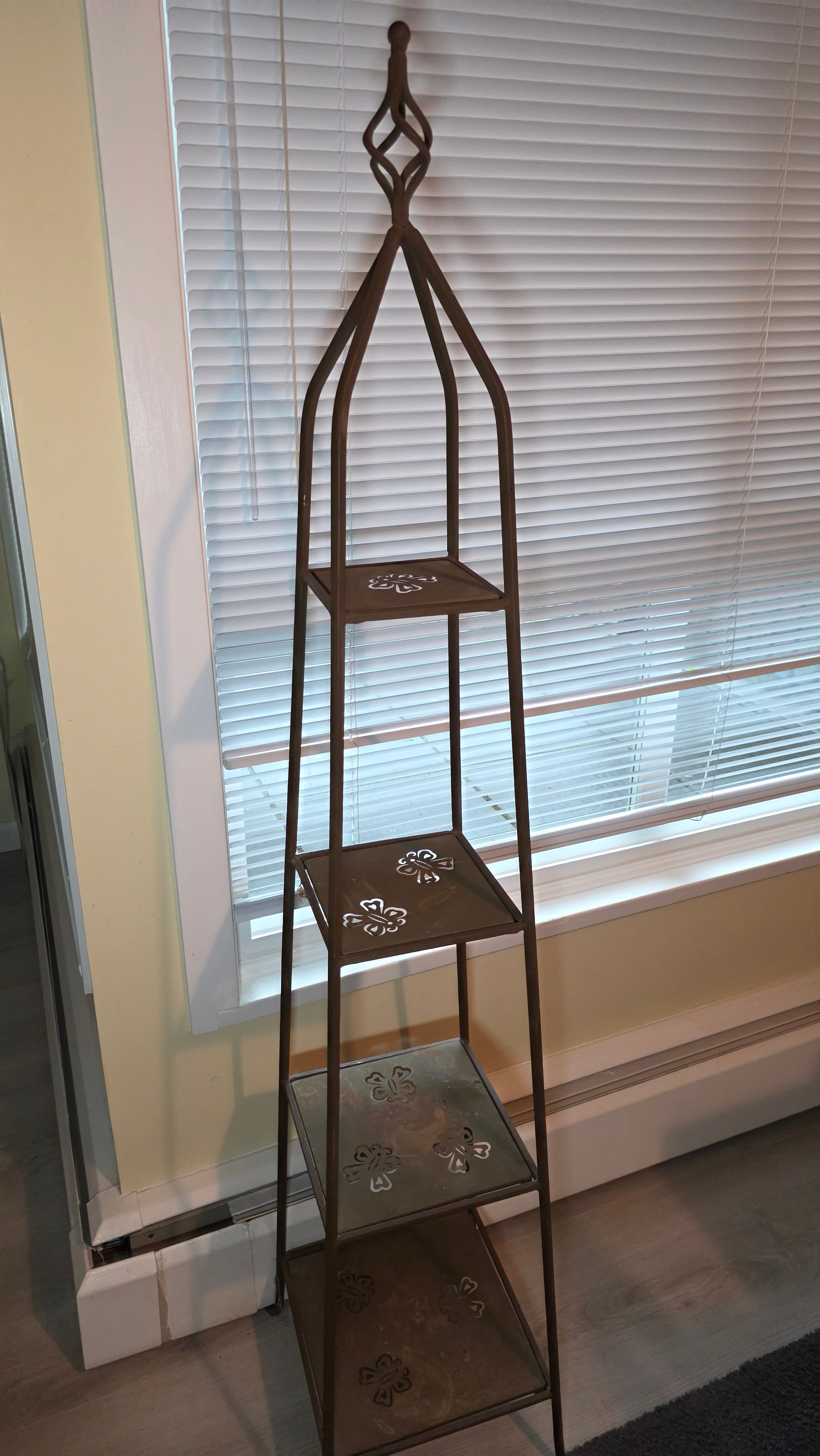 Antique-Style Iron Obelisk Plant Stand with Butterfly Details 🦋 - photo 2