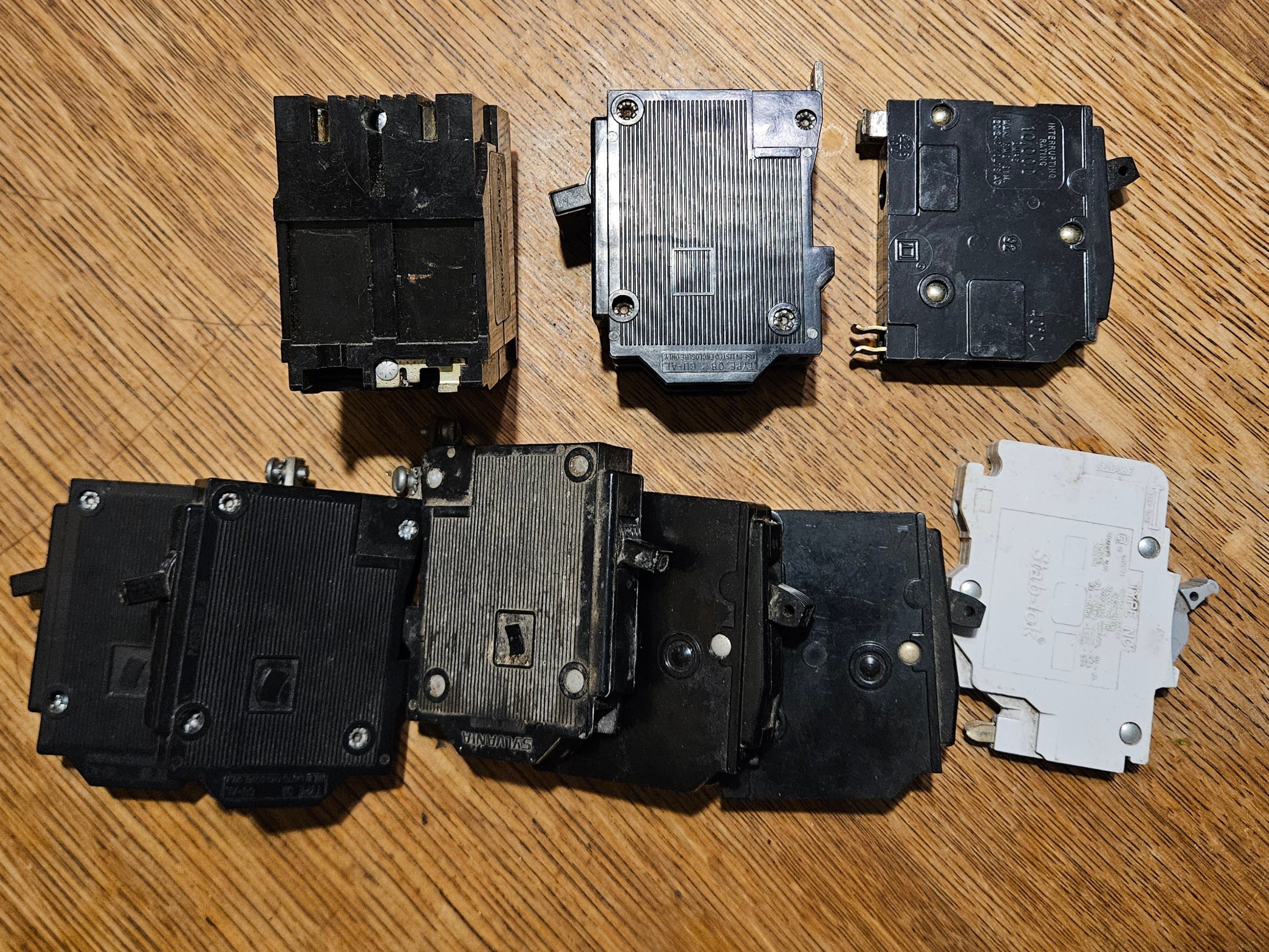 Electrical Circuit Breakers - photo 2