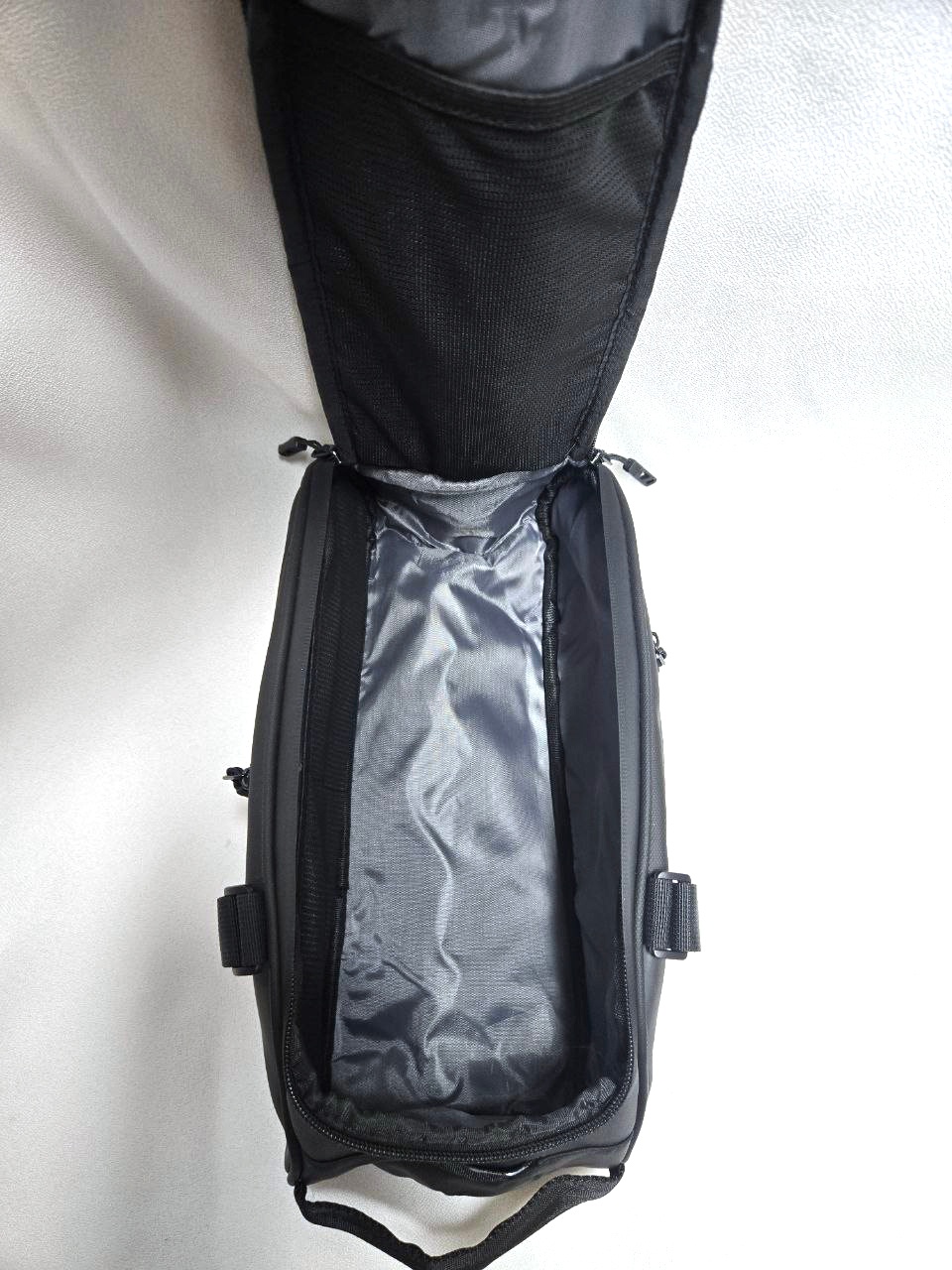Waterproof 8L Bicycle Rear Rack Bag - Black - photo 4