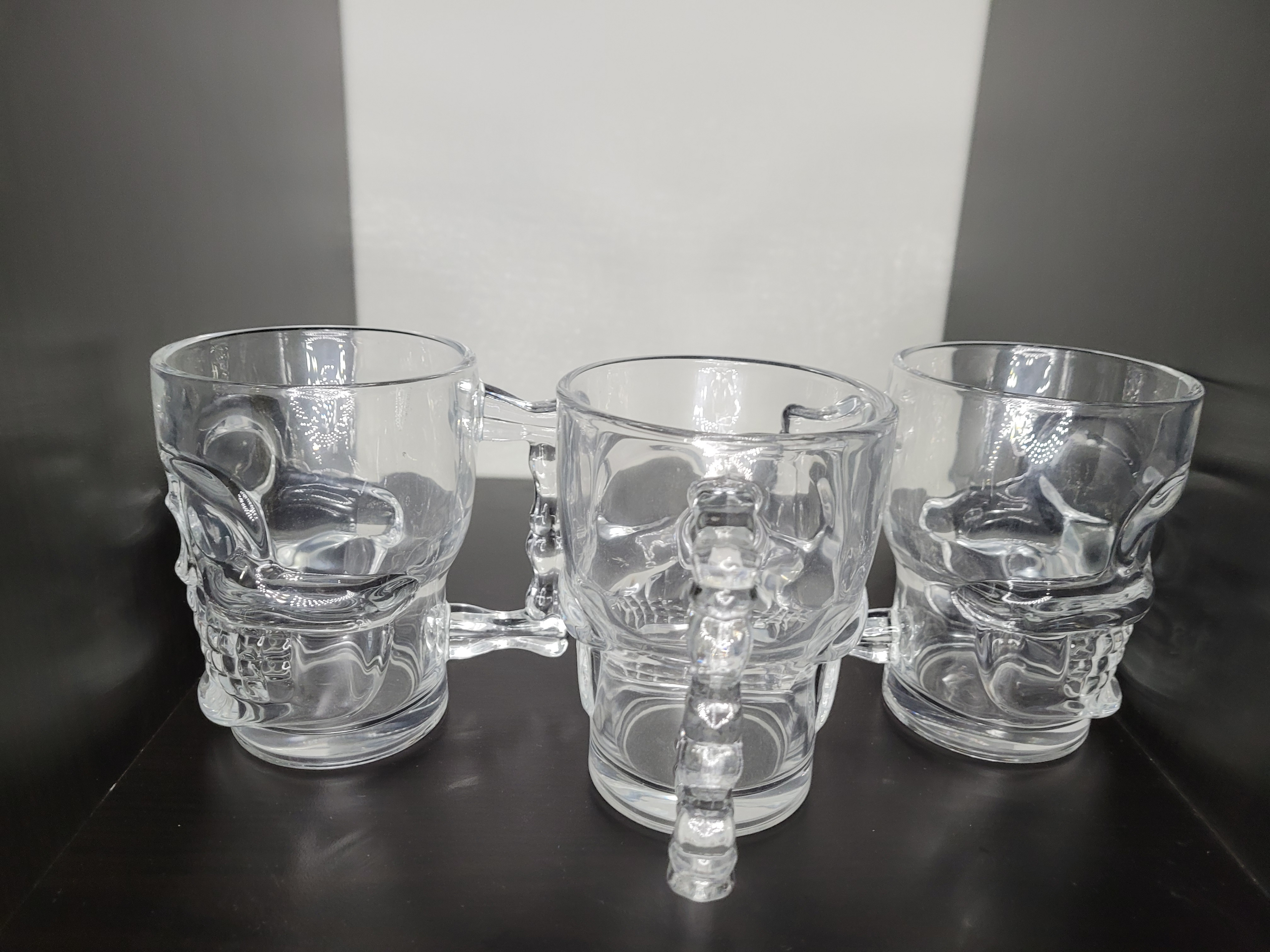 Set of 3 glass skull mugs - photo 2