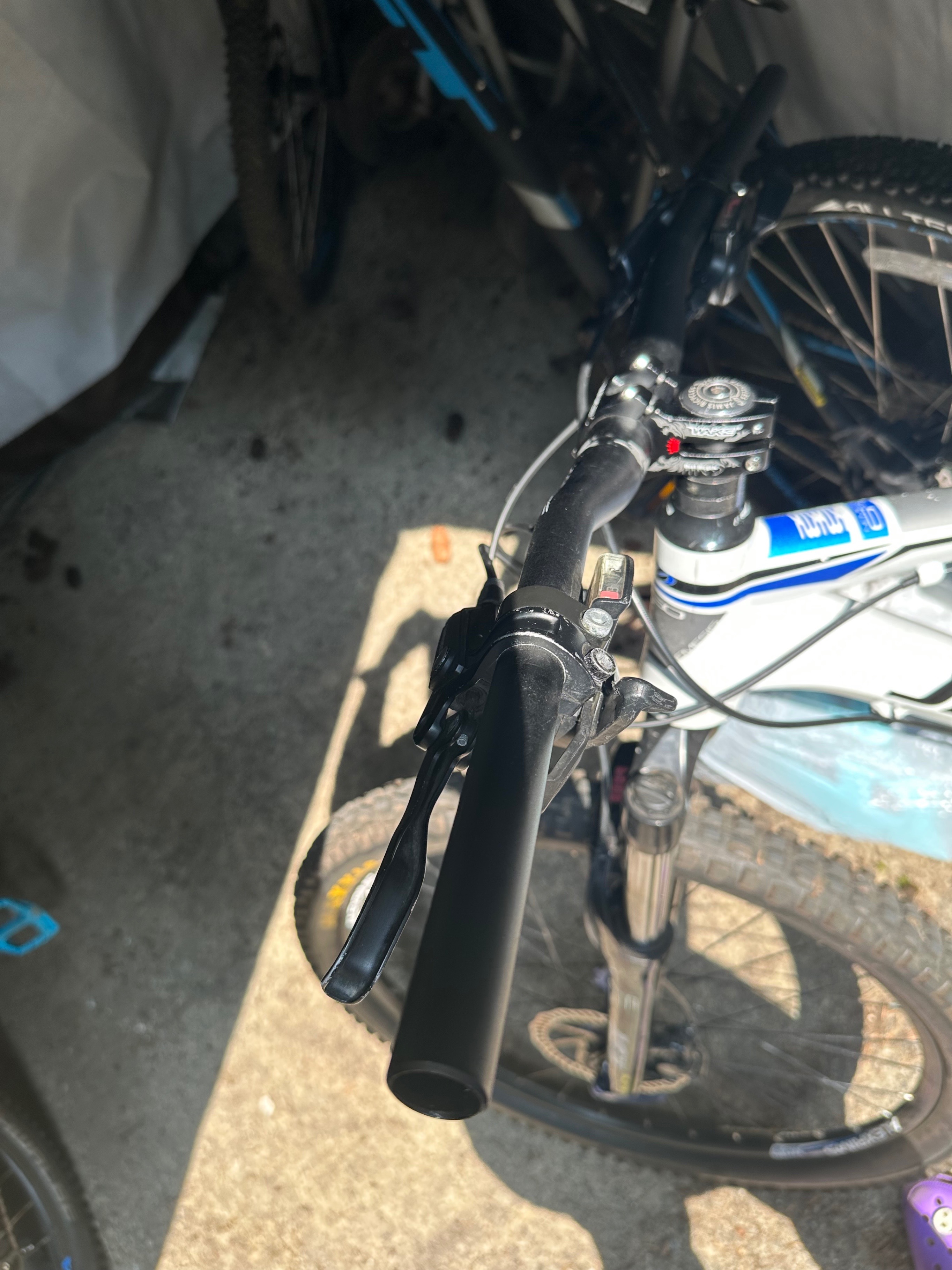 2014 Jamis Nemesis 650 Sport Mountain Bike - photo 5