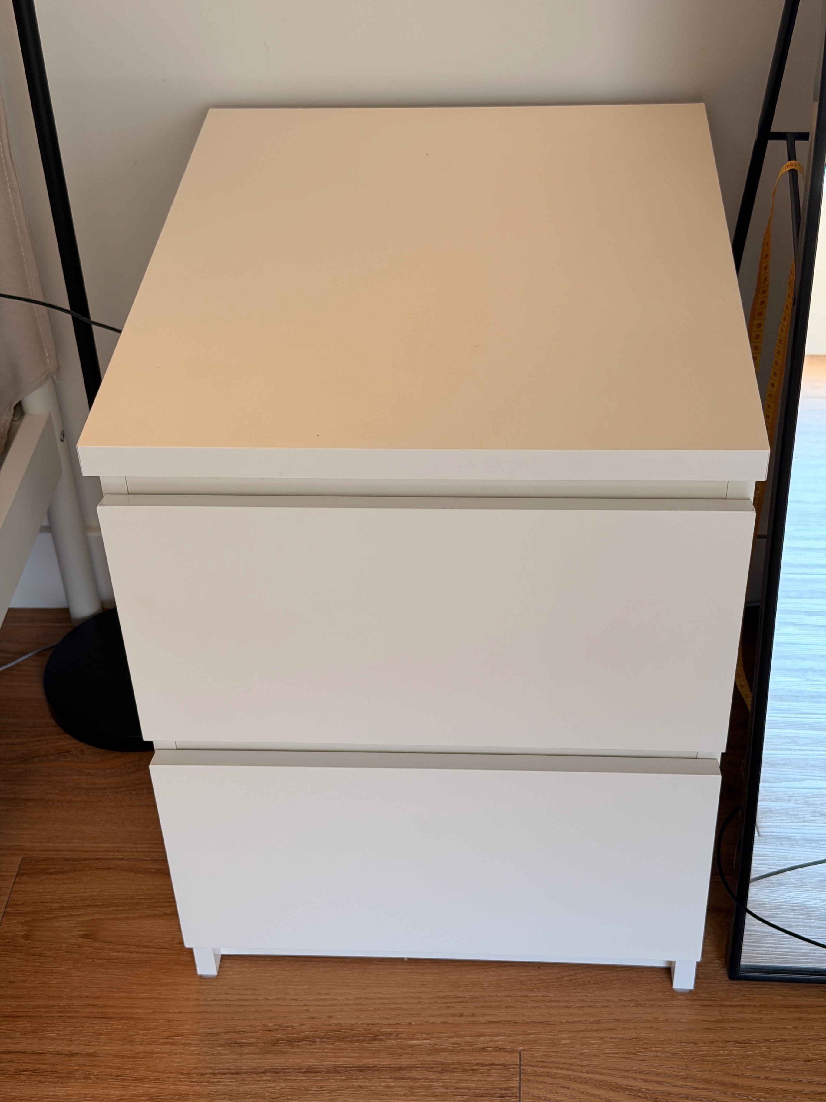 Nightstand with 2 drawers - photo 2