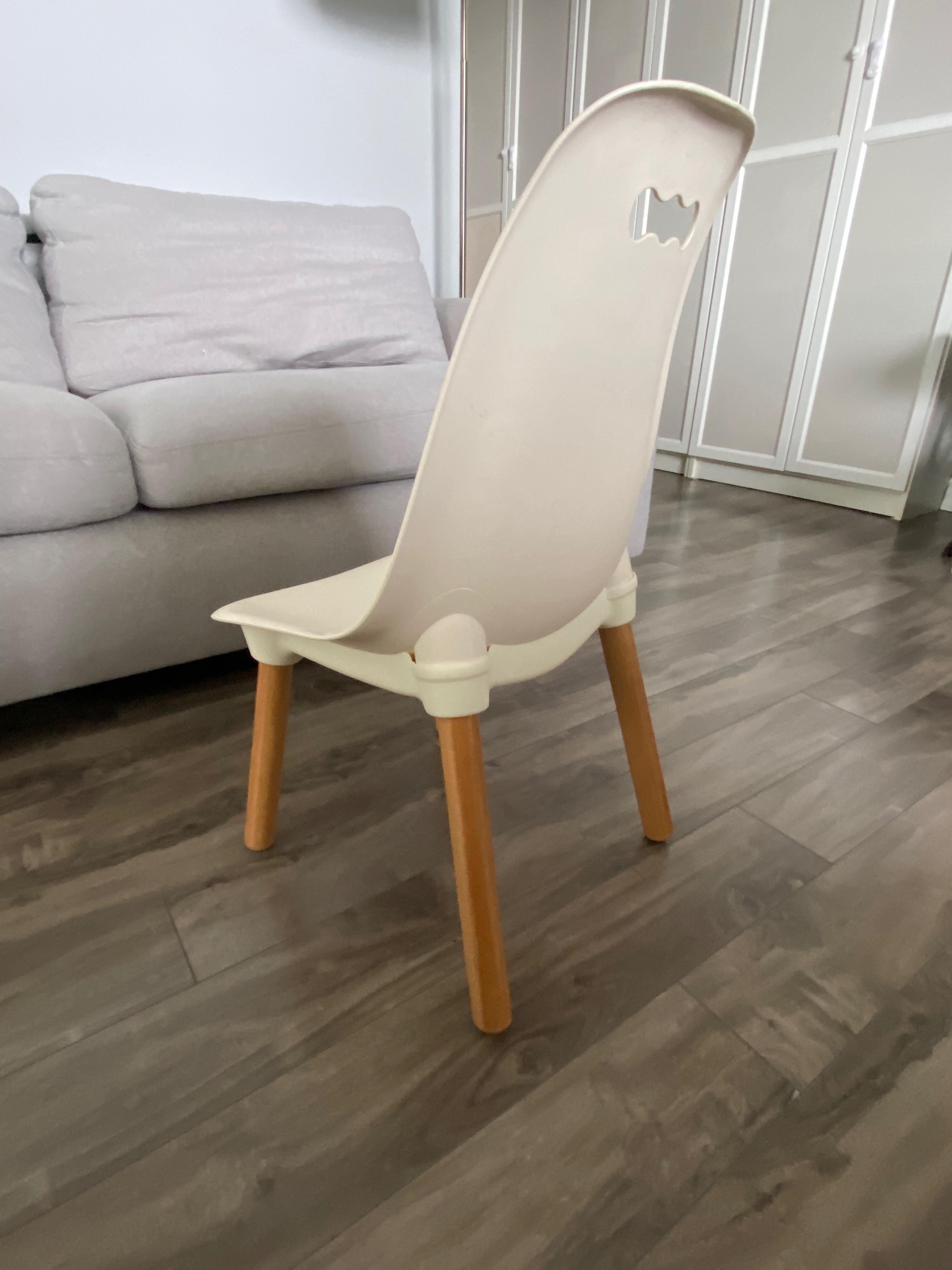 Pair of Kids Chairs – White with Wooden Legs - photo 5