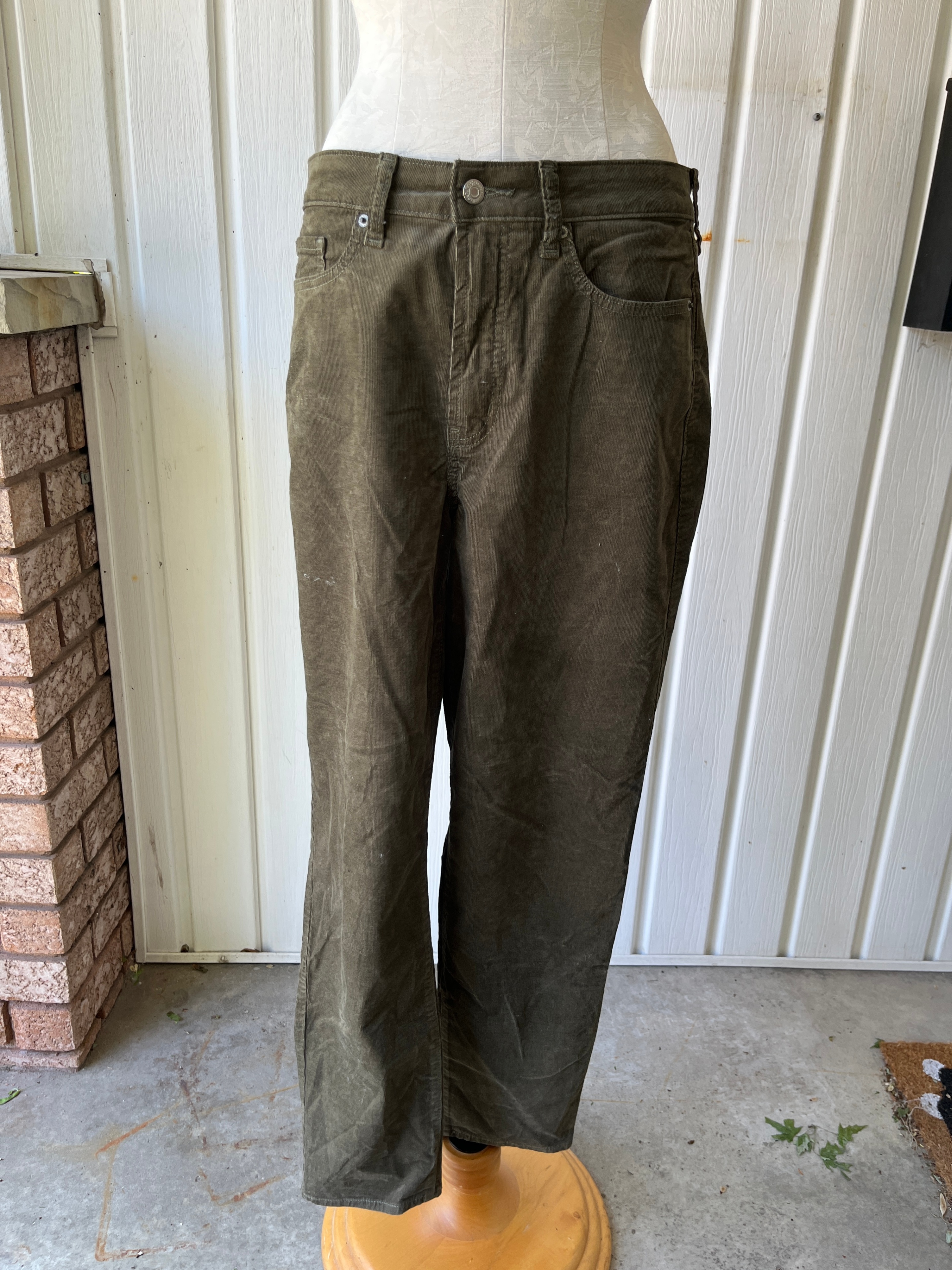 Old Navy High-Rise OG Straight Corduroy Pants Size 8 Tall