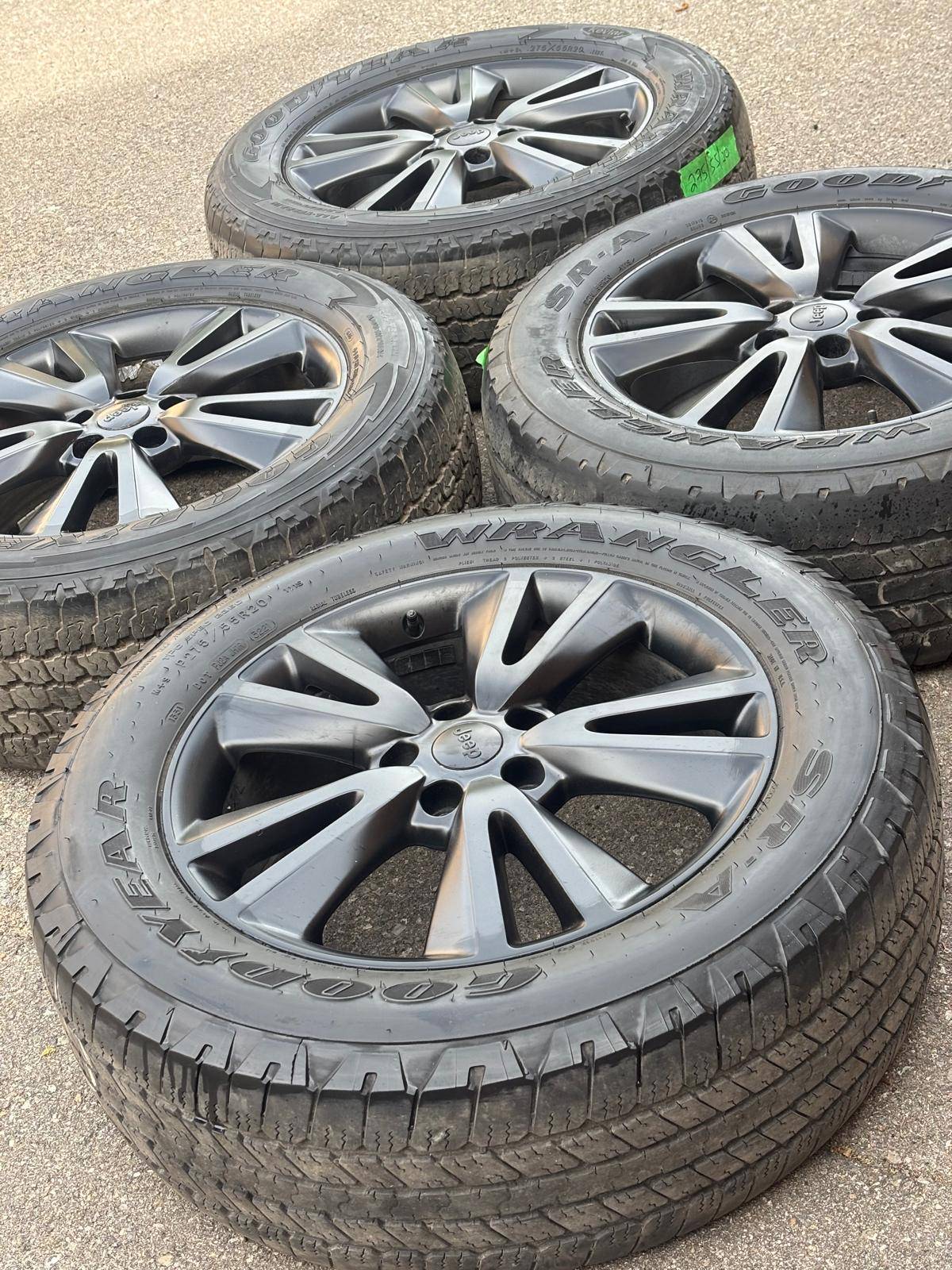 OEM 20”GrandCherokee/Durango/Wrangler(5x127)+275/55/R20 Goodyear - photo 2