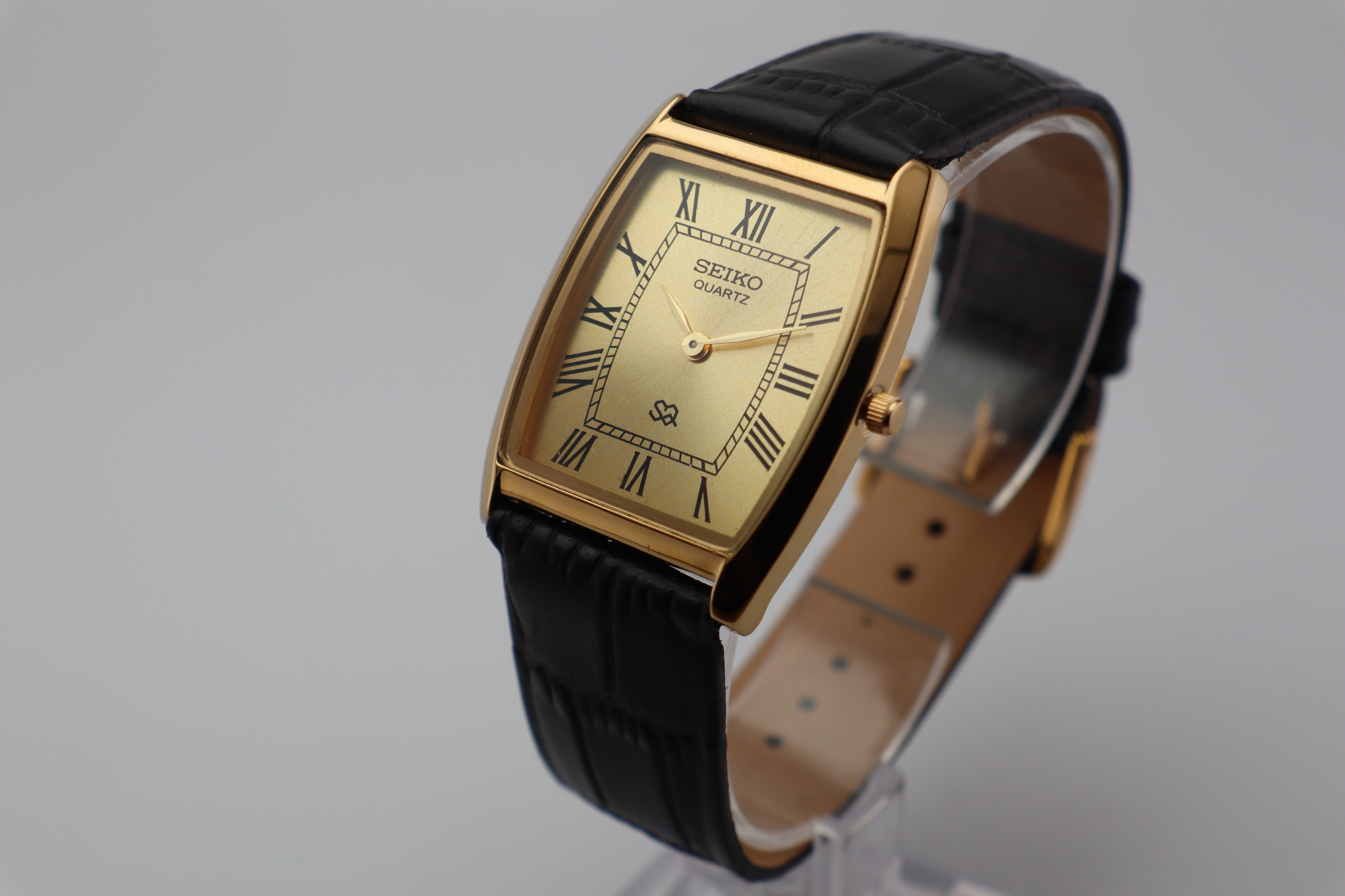 Refurbished Vintage Barrel Tank Men’s Watch - photo 3
