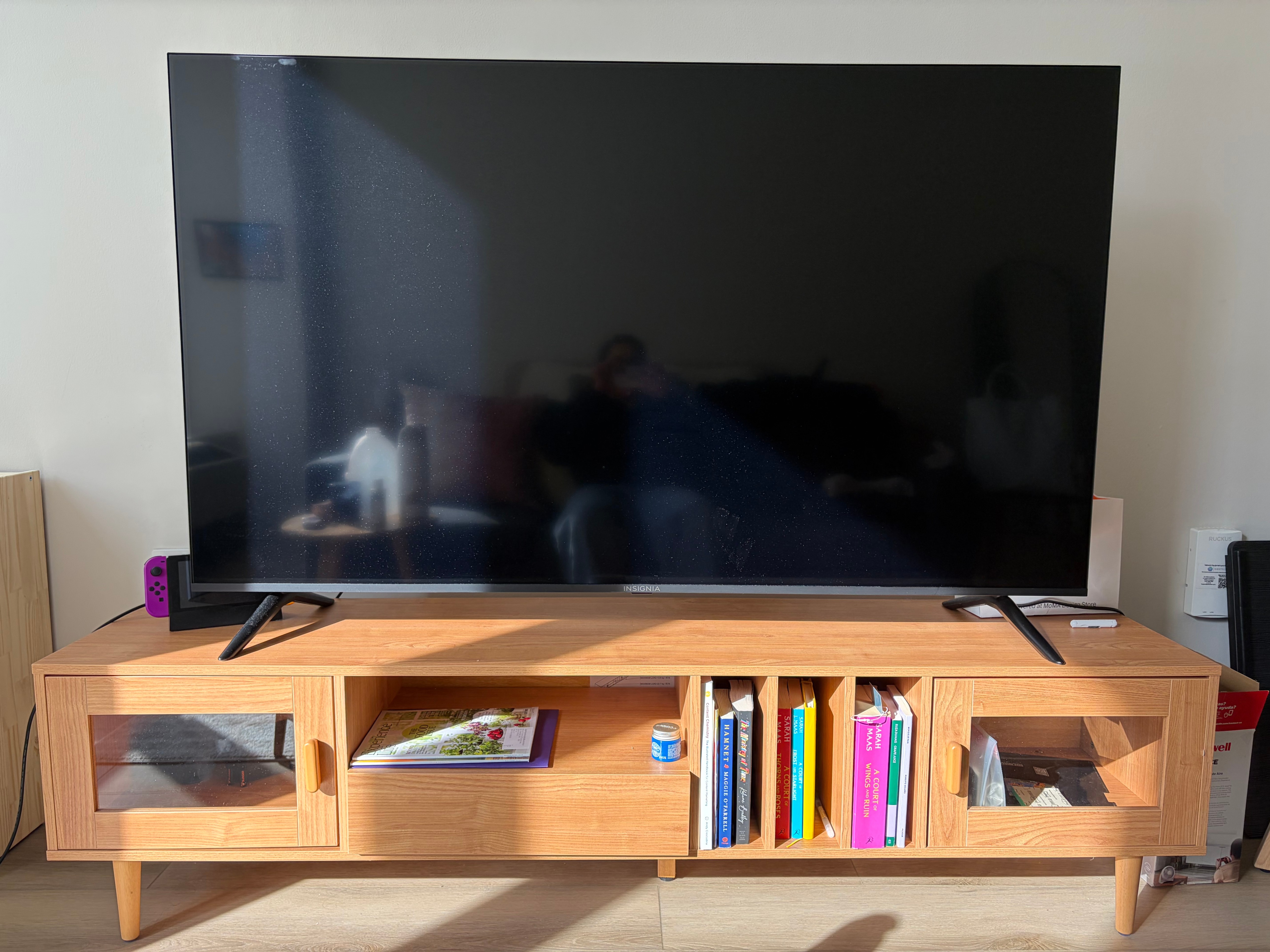 INSIGNIA 65-inch Class