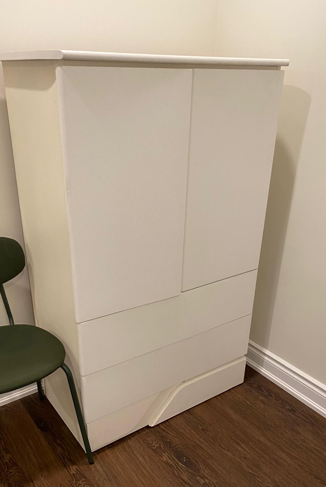 Queen Platform Bed, dresser, night table - photo 4