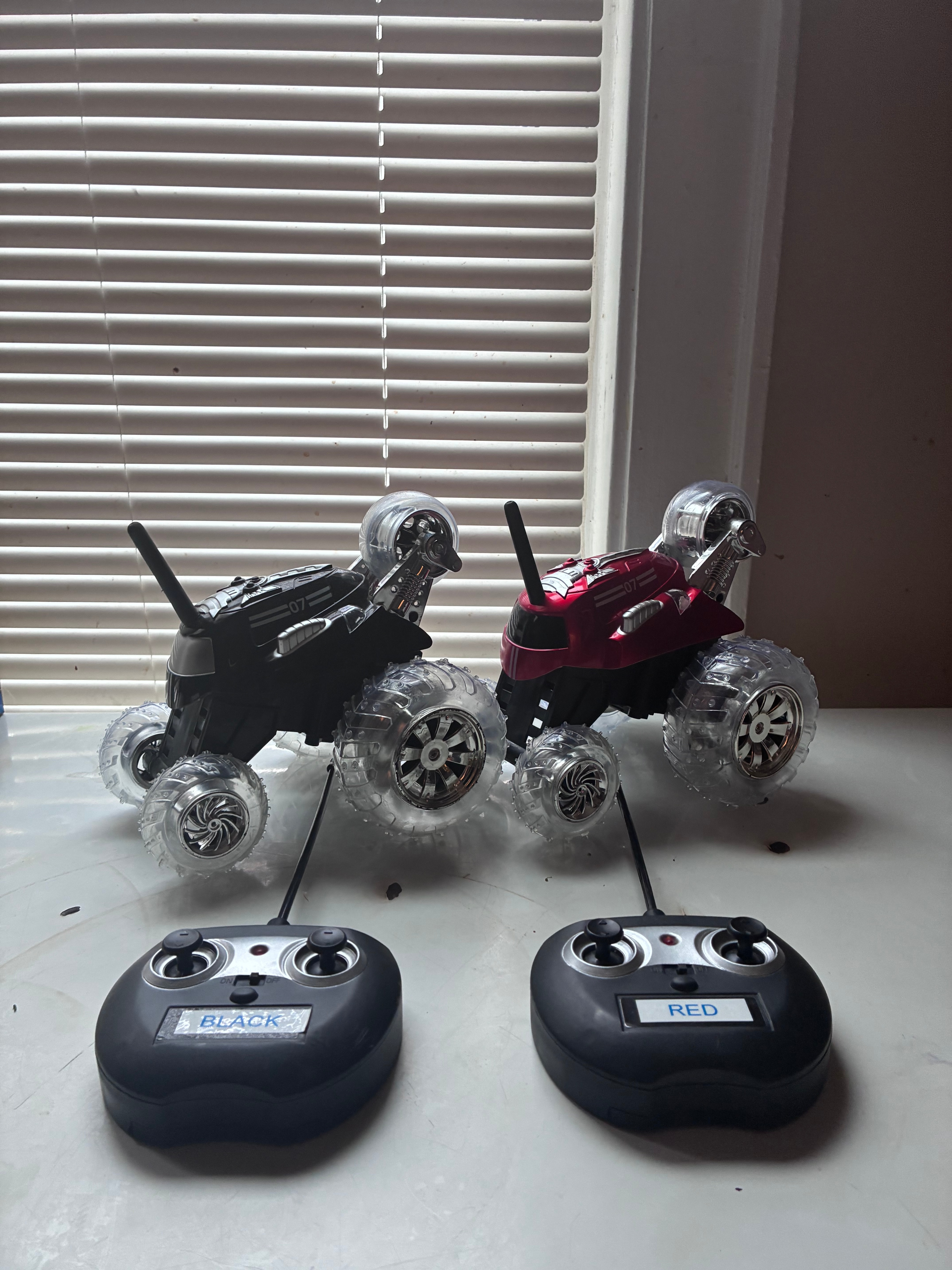 Thunder Tumbler Remote Control Cars - Black , Red