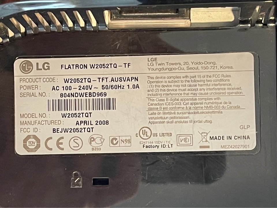 LG 20 inches Widescreen LCD Monitor - No screen crack - photo 5