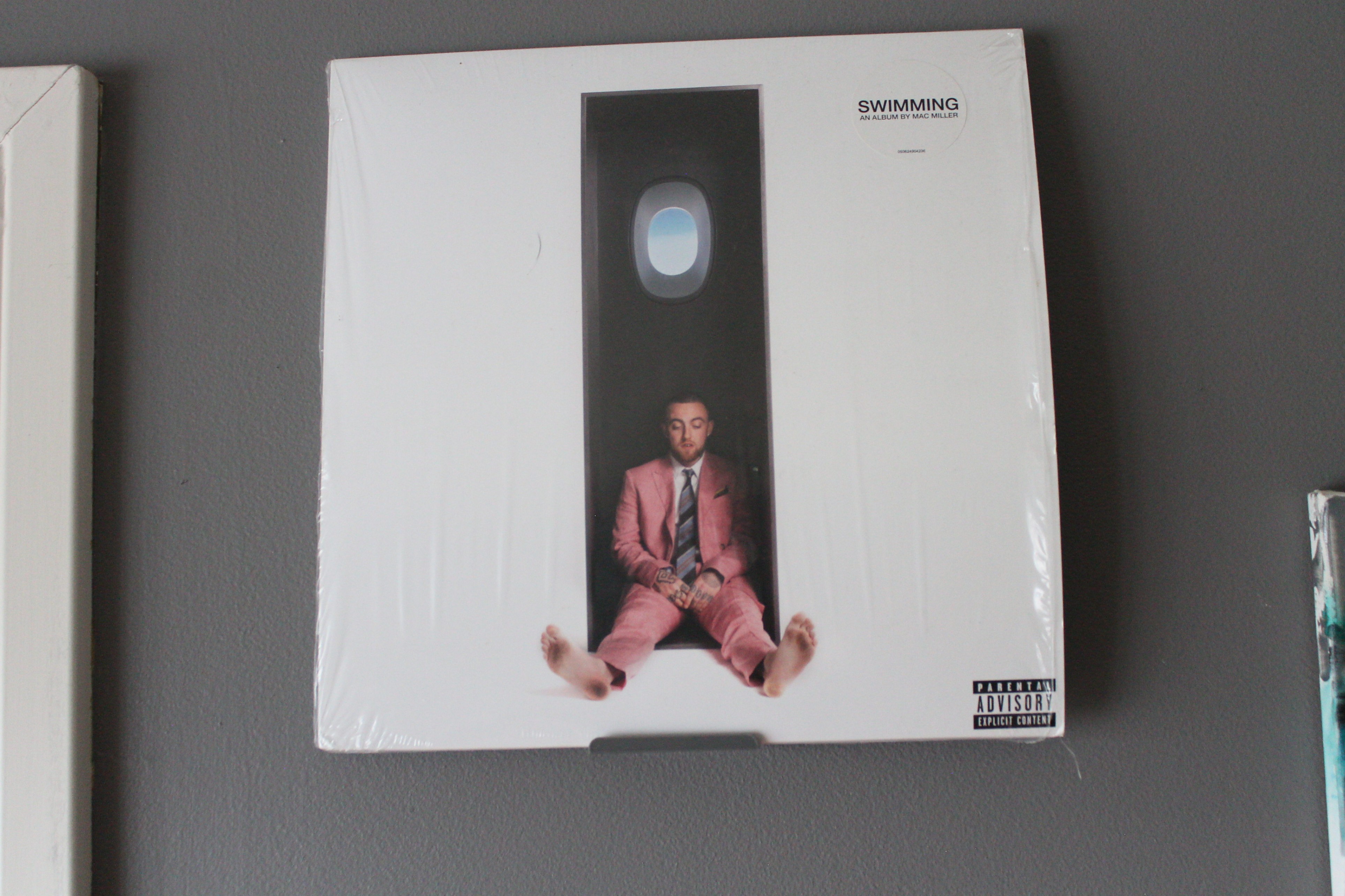 Vinyl Wall holder - photo 2