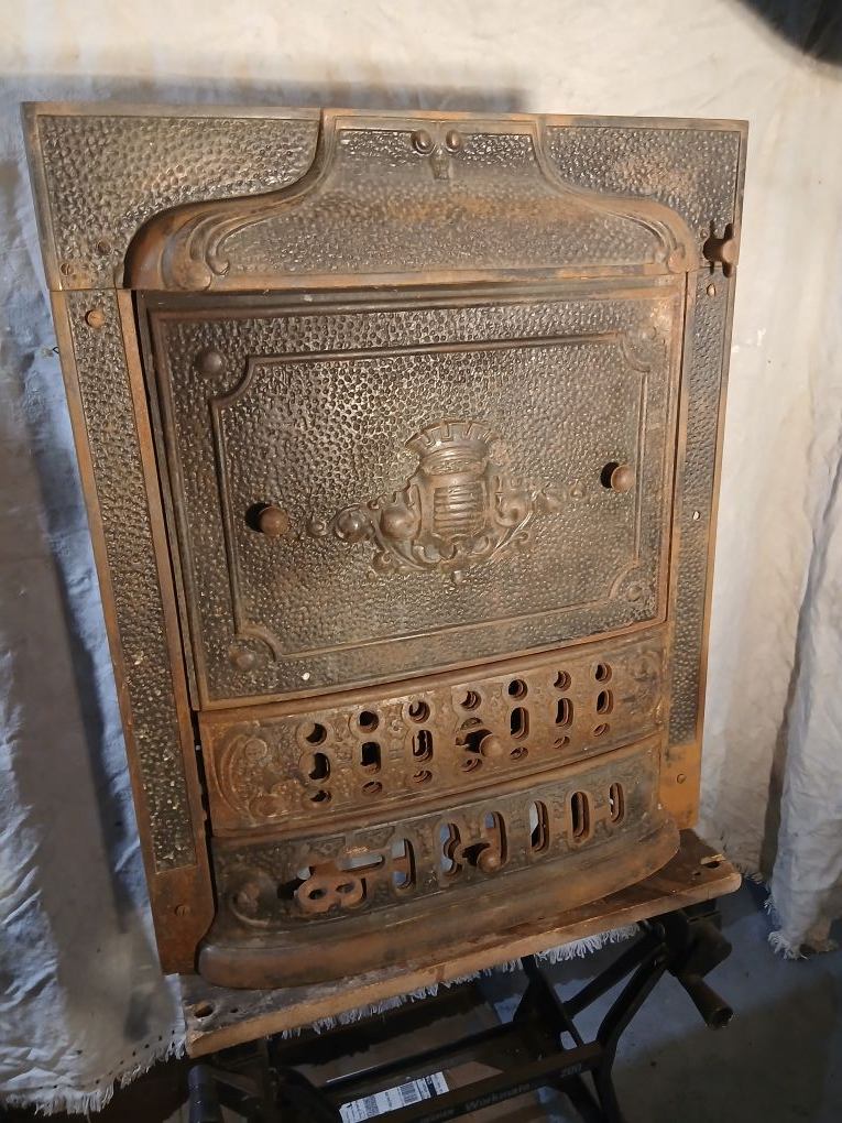 Antique Cast-Iron Coal Fireplace Insert – Early 1900s – Complete - photo 2