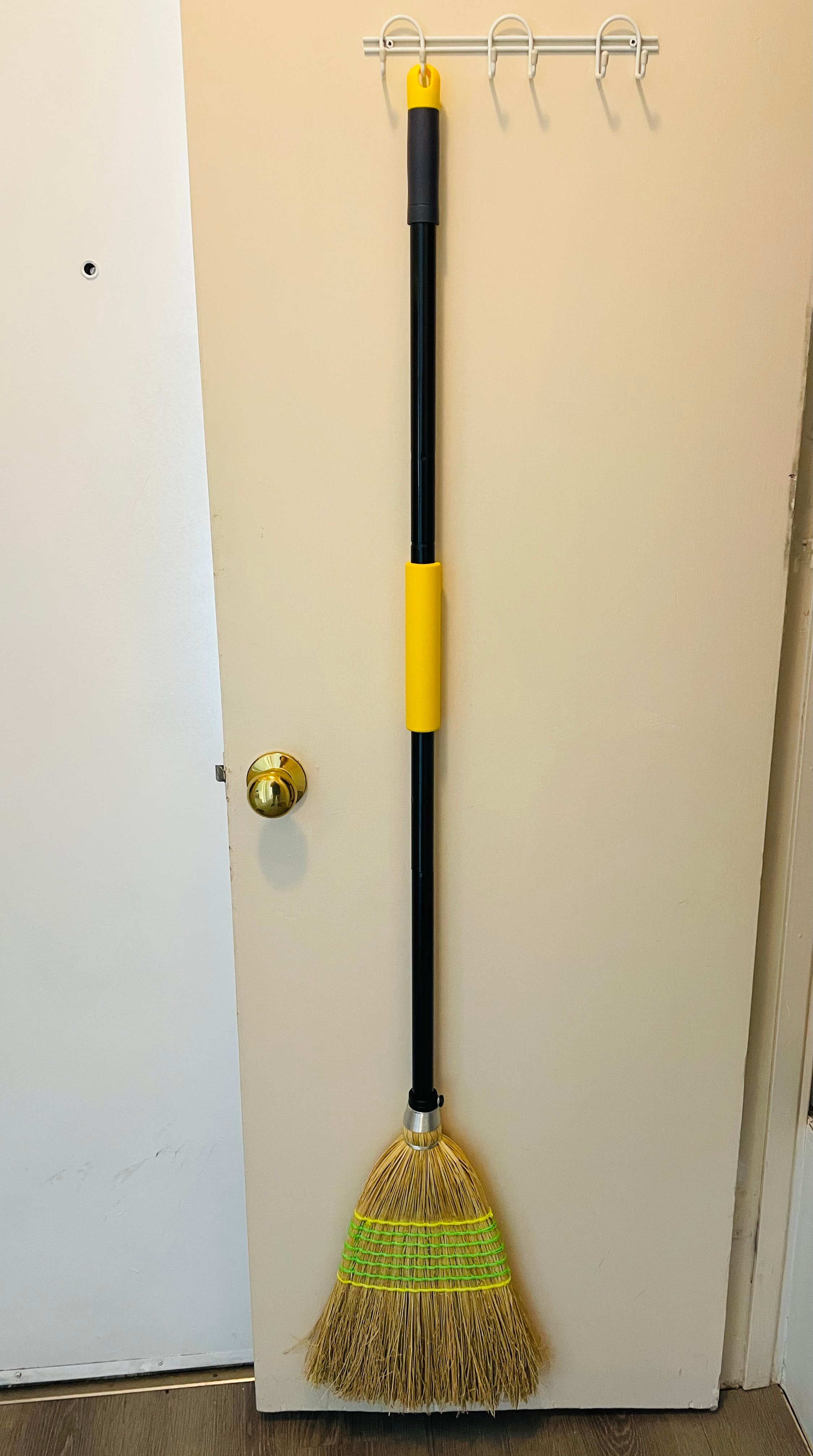 Heavy-Duty Corn Broom with Detachable Handle - photo 2