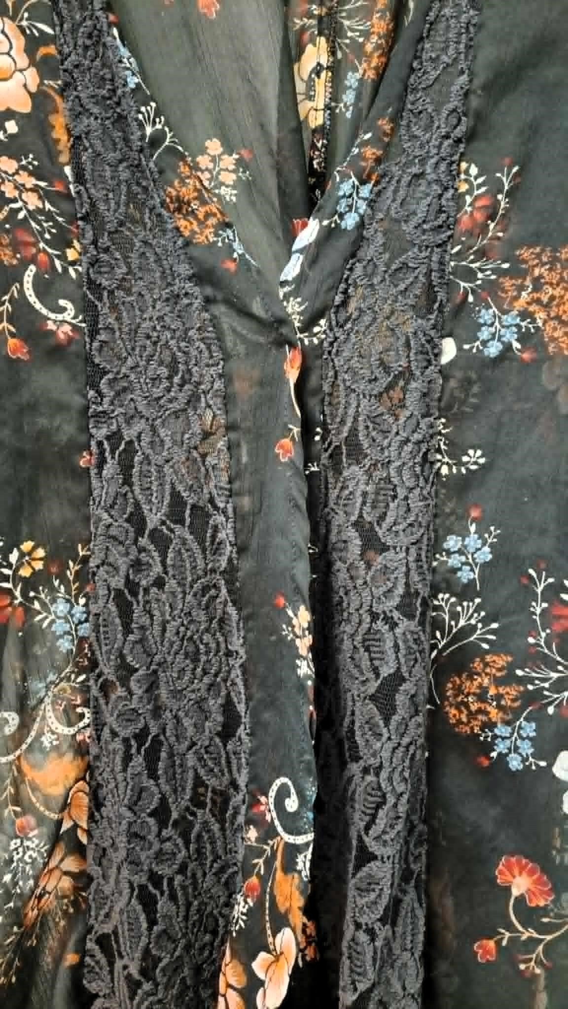 American Eagle Outfitters Sheer Floral Lace-Trim Kimono Like New - photo 5