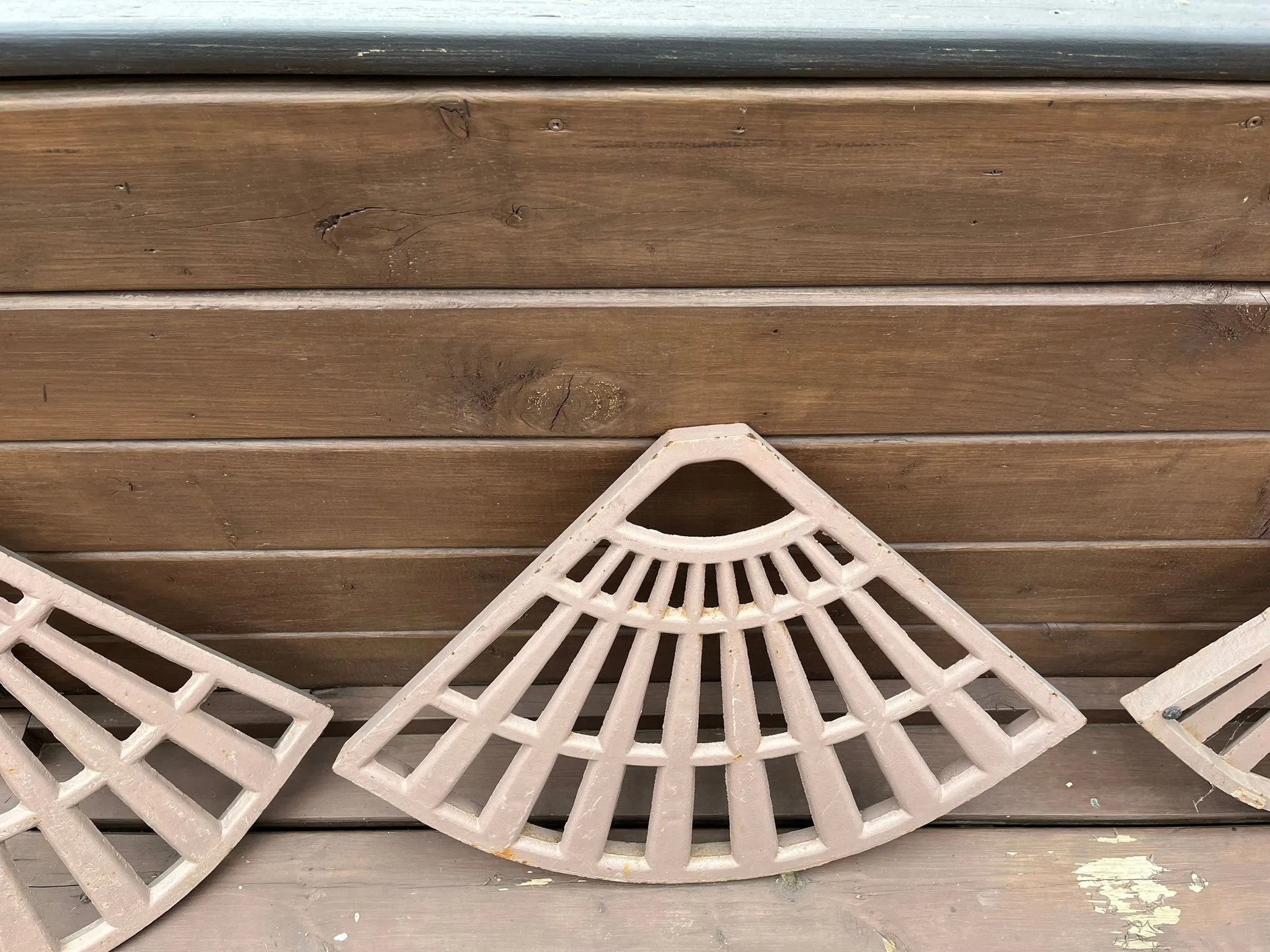 3 Fan-Shaped Metal Umbrella bases - photo 3