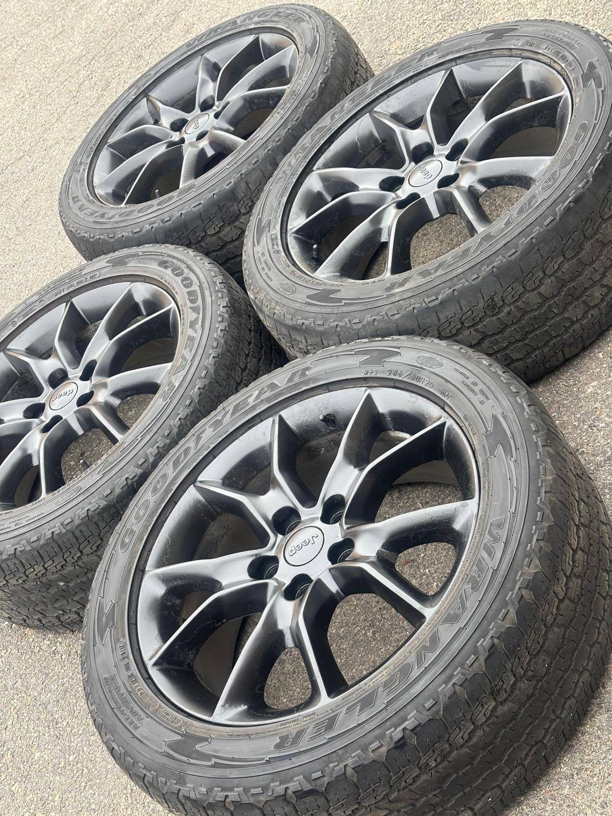 OEM 20”GrandCherokee/Durango(5x127)+265/50/R20 Goodyear A/T