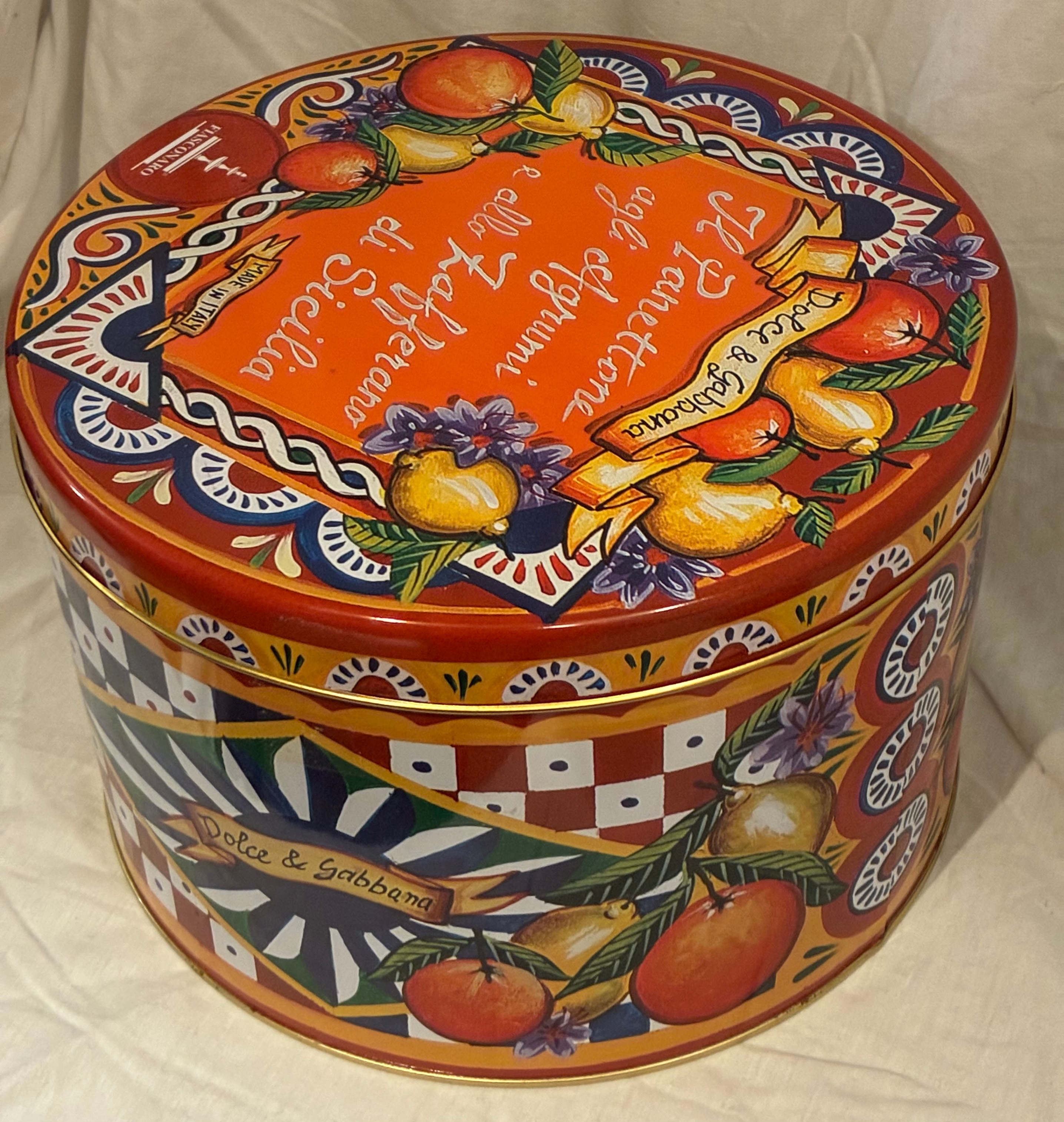 Large Decorative Dolce and Gabbana Empty Panettone Tin - photo 2