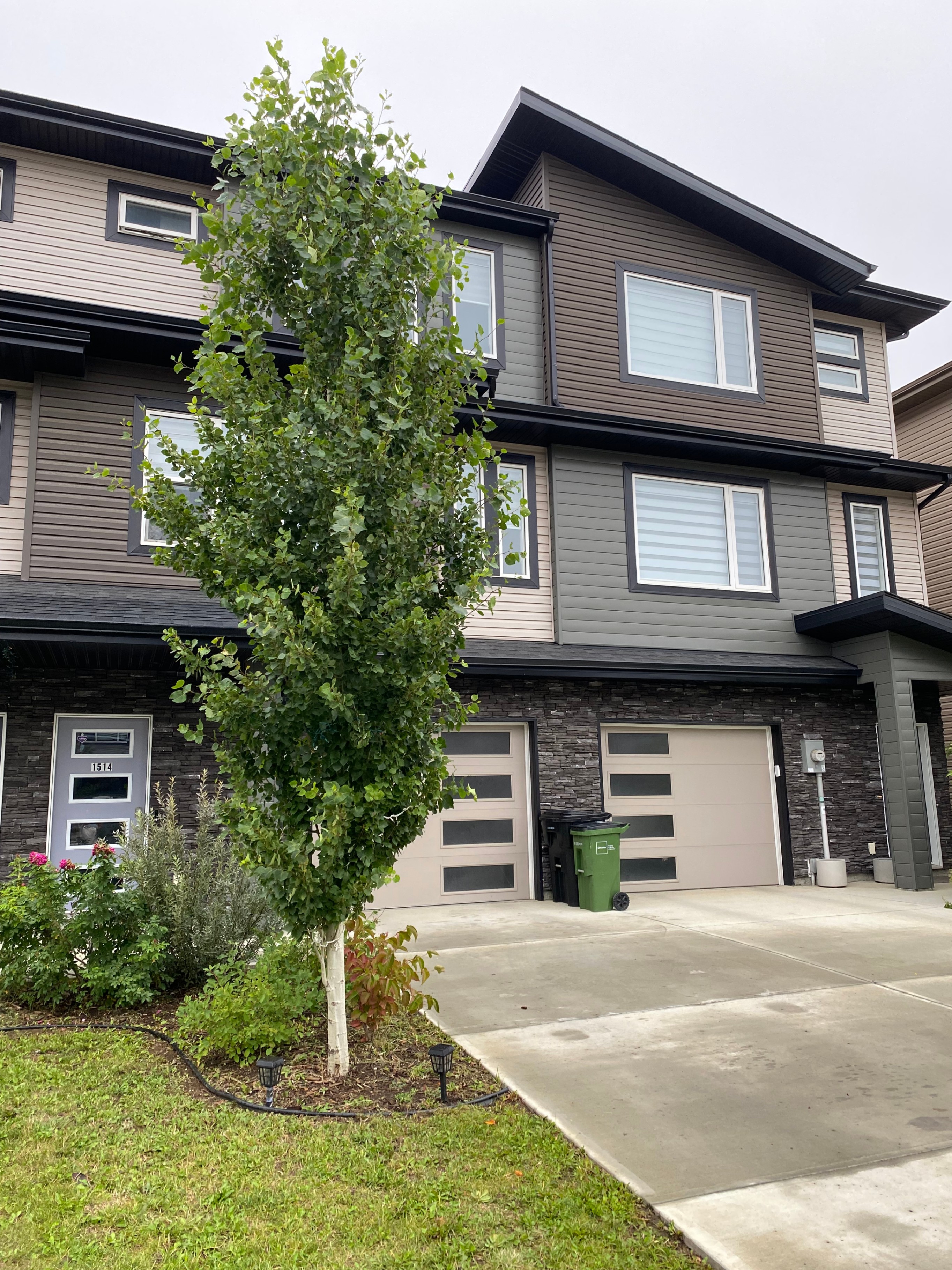 ★⛪★ House for Rent – 3 Bed, 2.5 Bath, Attach Garage – $2275 ★⛪★ - photo 2