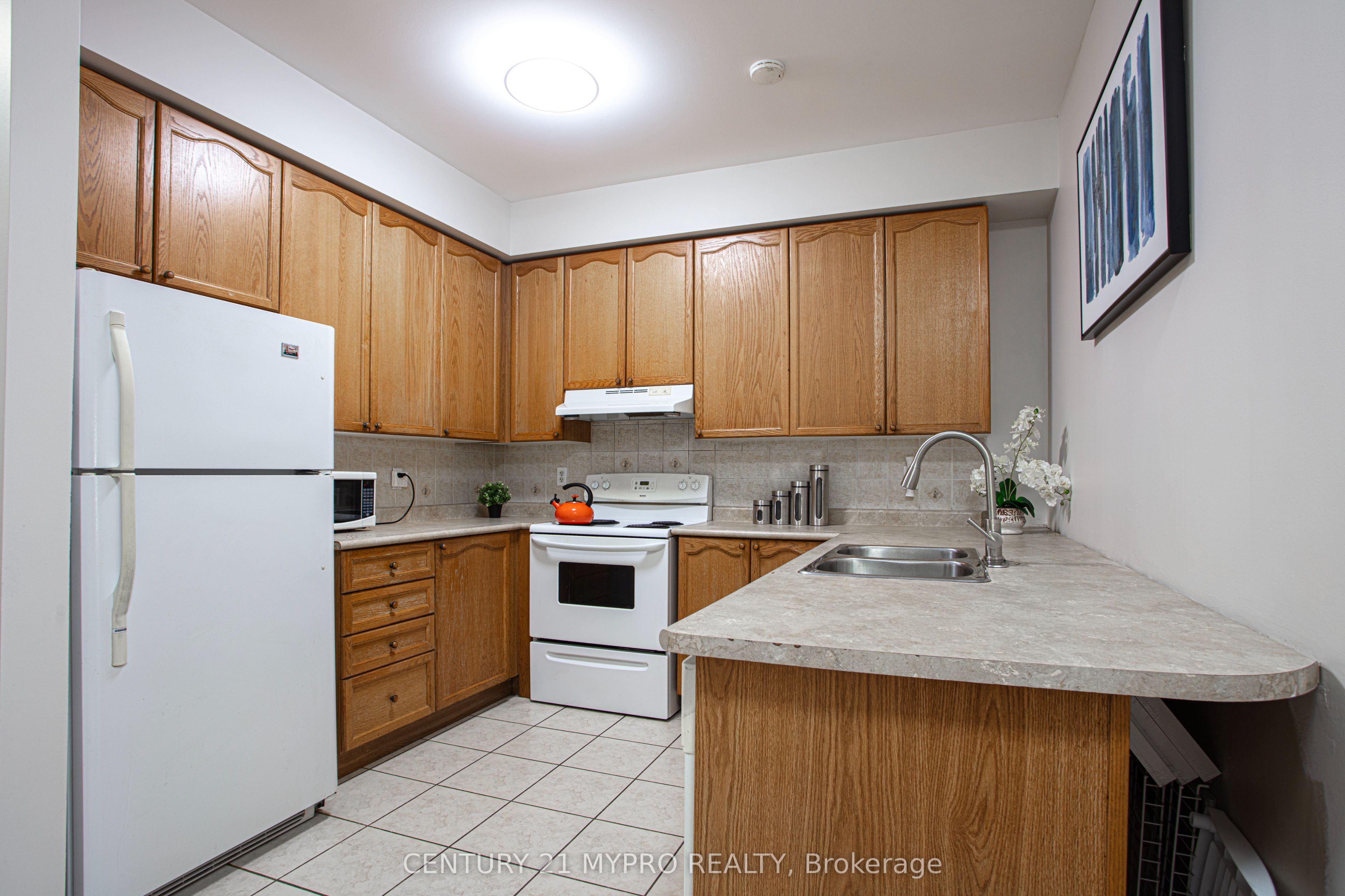 【female only】York Uni. 1 room shared washroom - photo 4