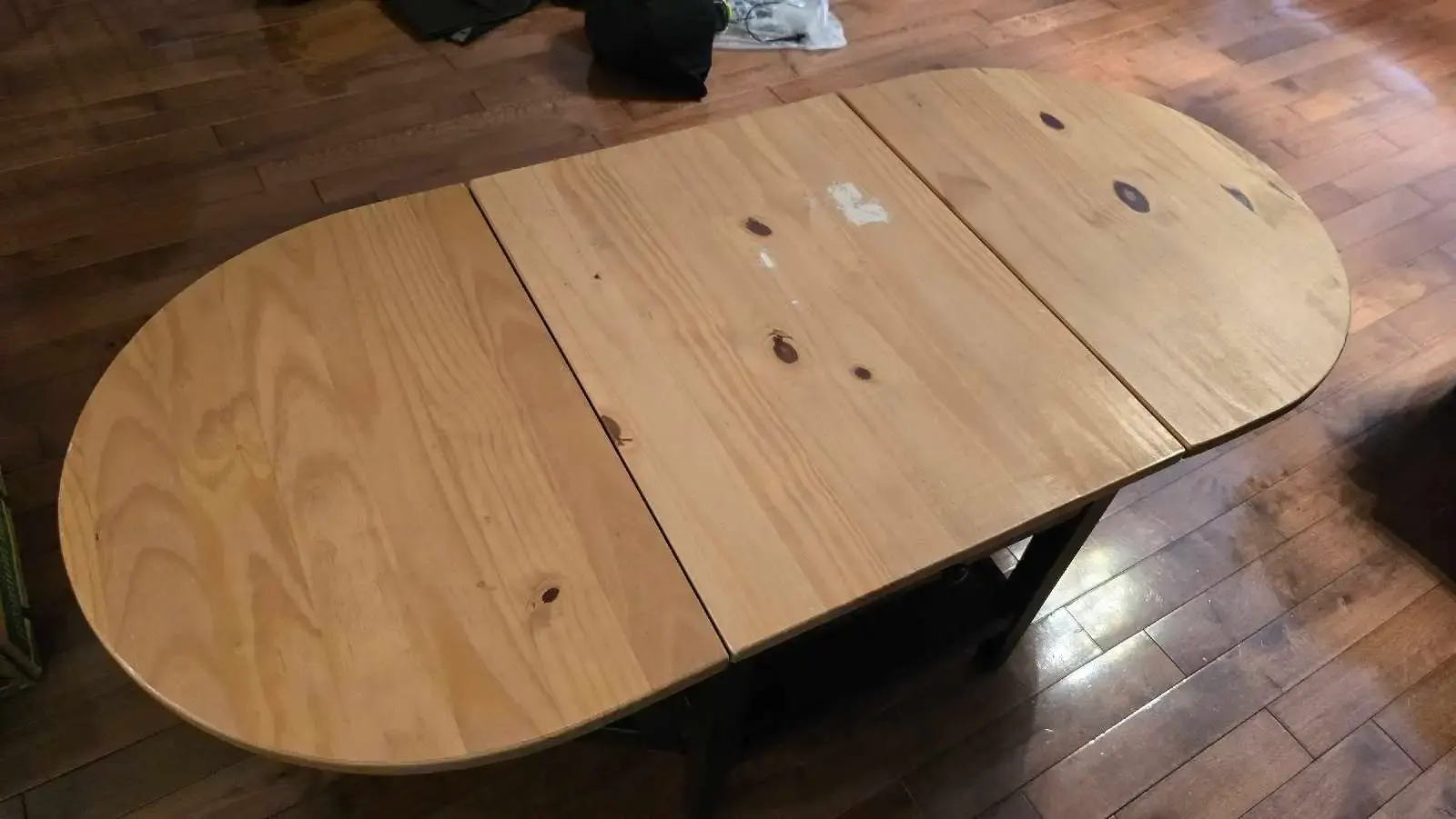 Expandable Coffee Table