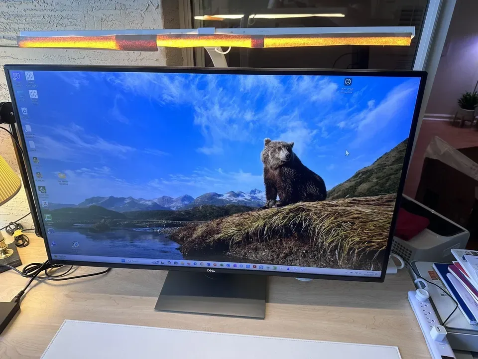 Dell UltraSharp " INCH 16:9 4K UHD IPS Display Monitor