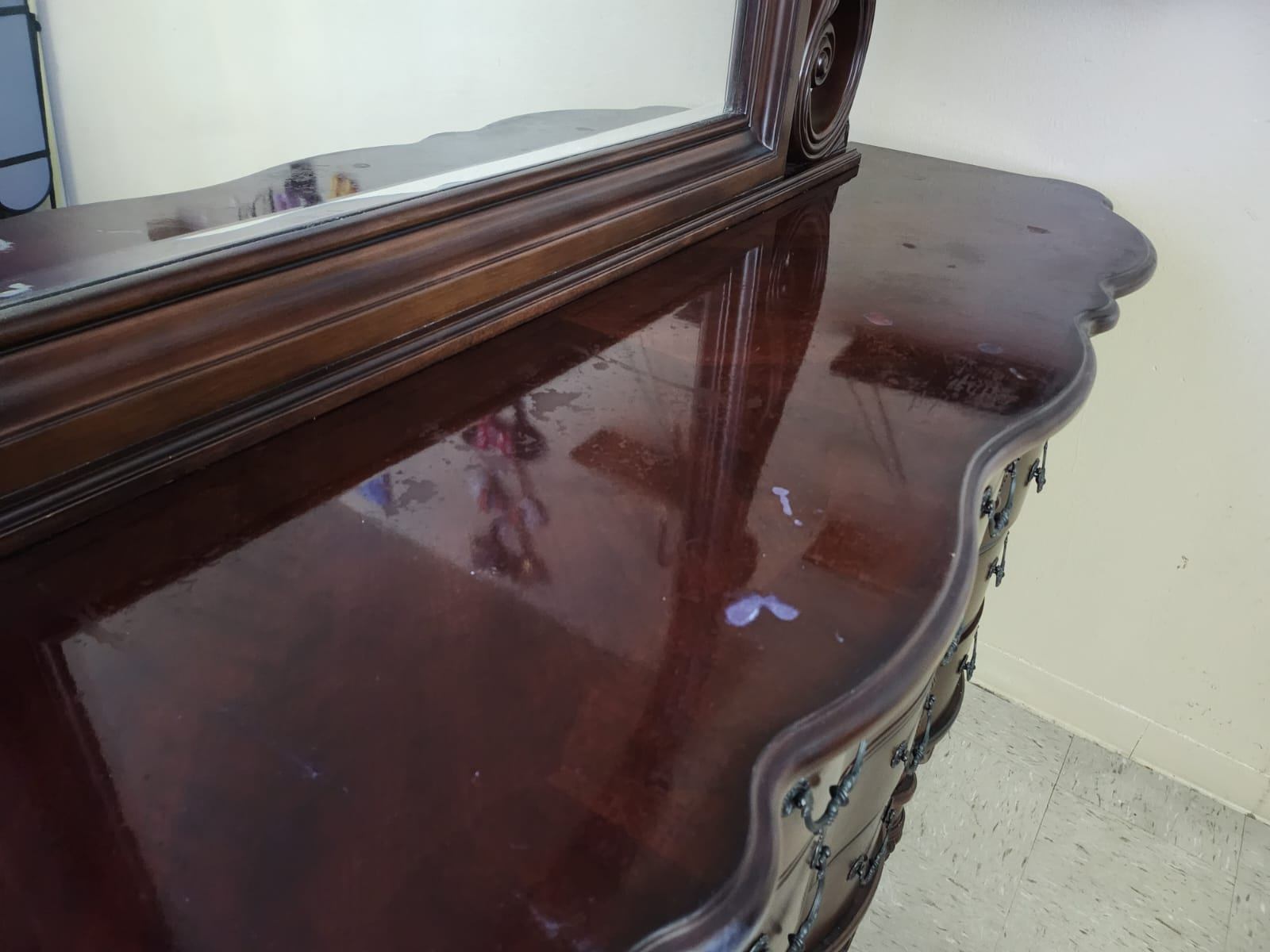 Solid Wood Construction Dresser & Mirror. - photo 2