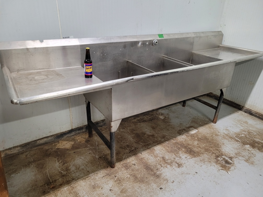 Ex Large Commercial 3 Compartment Stainless Sink w Drainboards