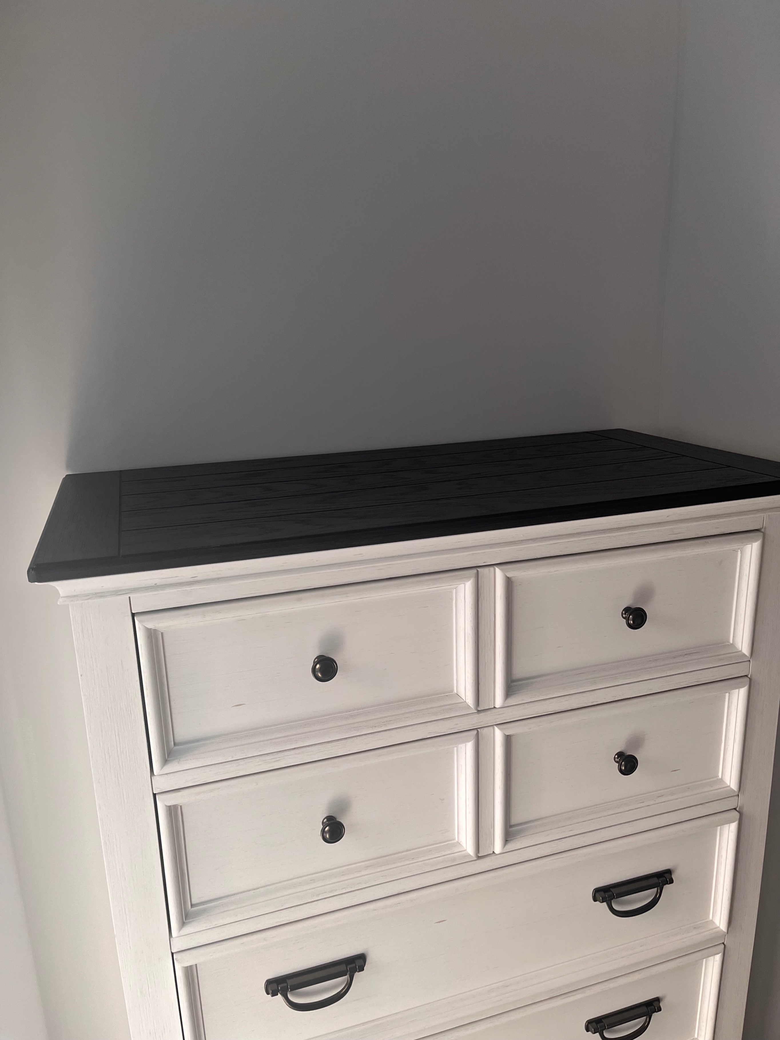 Raymour & Flanigan Two Tone Dresser/Chest - photo 2