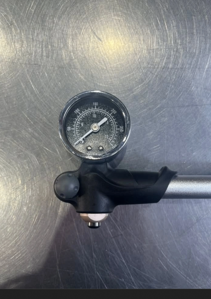 Suspension Bike Pump with Gauge - photo 2