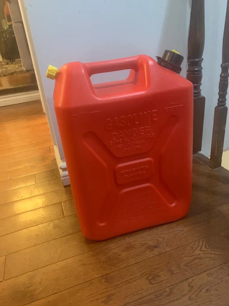 Scepter 20L Gasoline Jerry Can – Self-Venting – $17