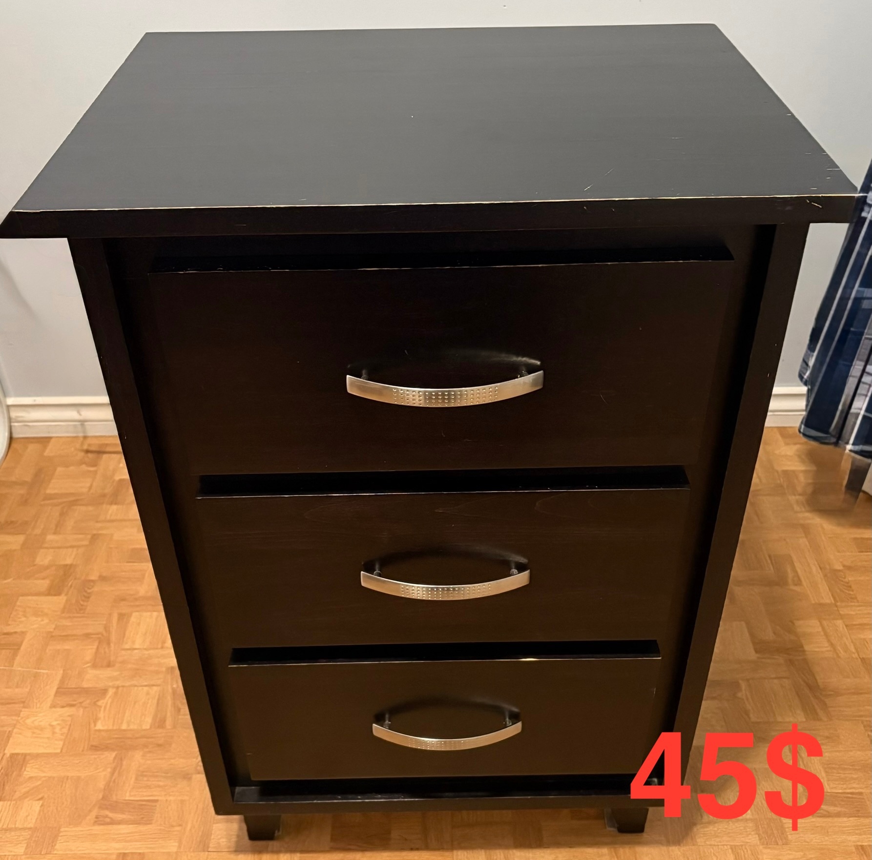 Chest of drawers
