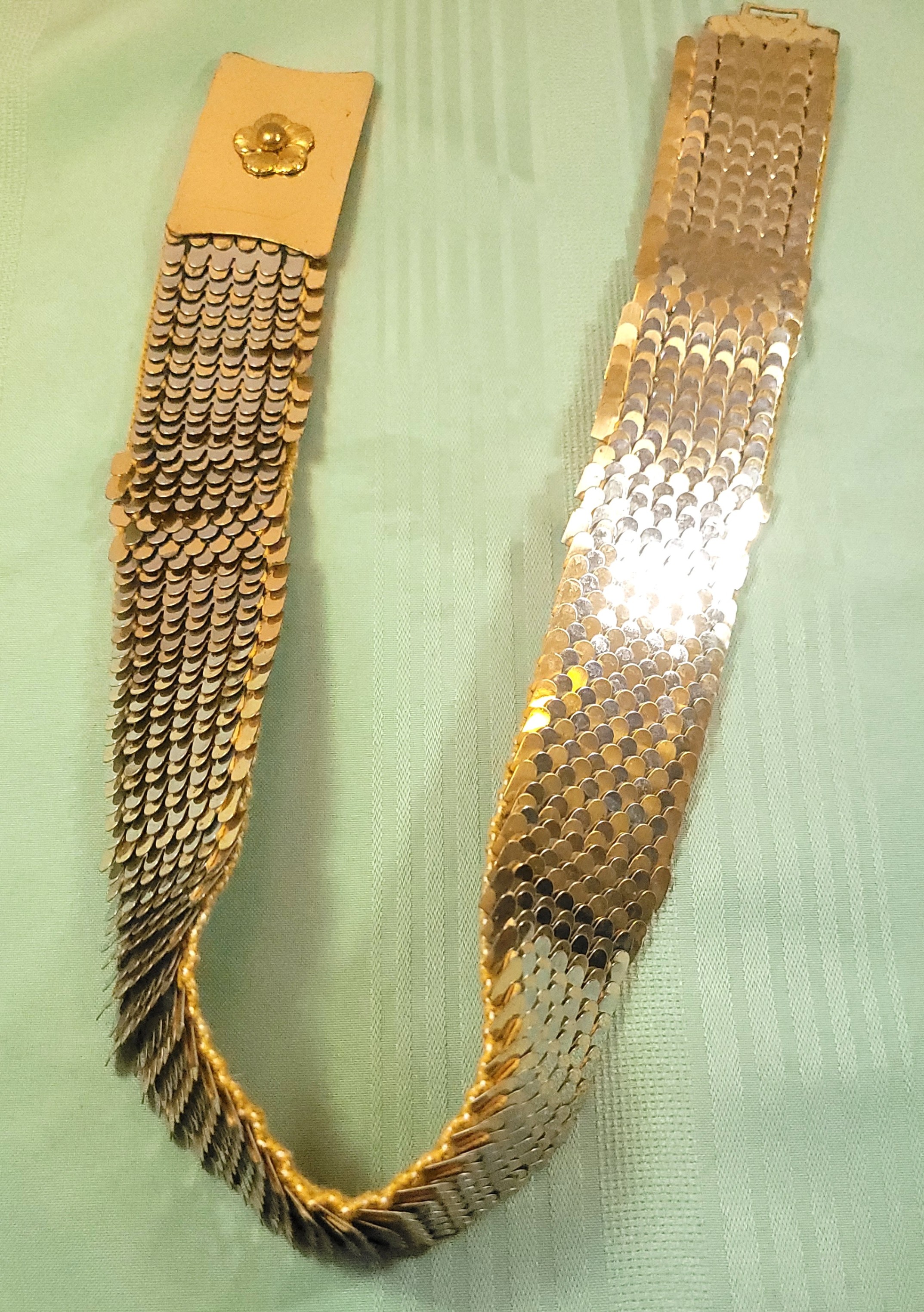 Circa 1980s Gold Tone Fish Scale Stretch Belt Flower Buckle 28" - photo 5
