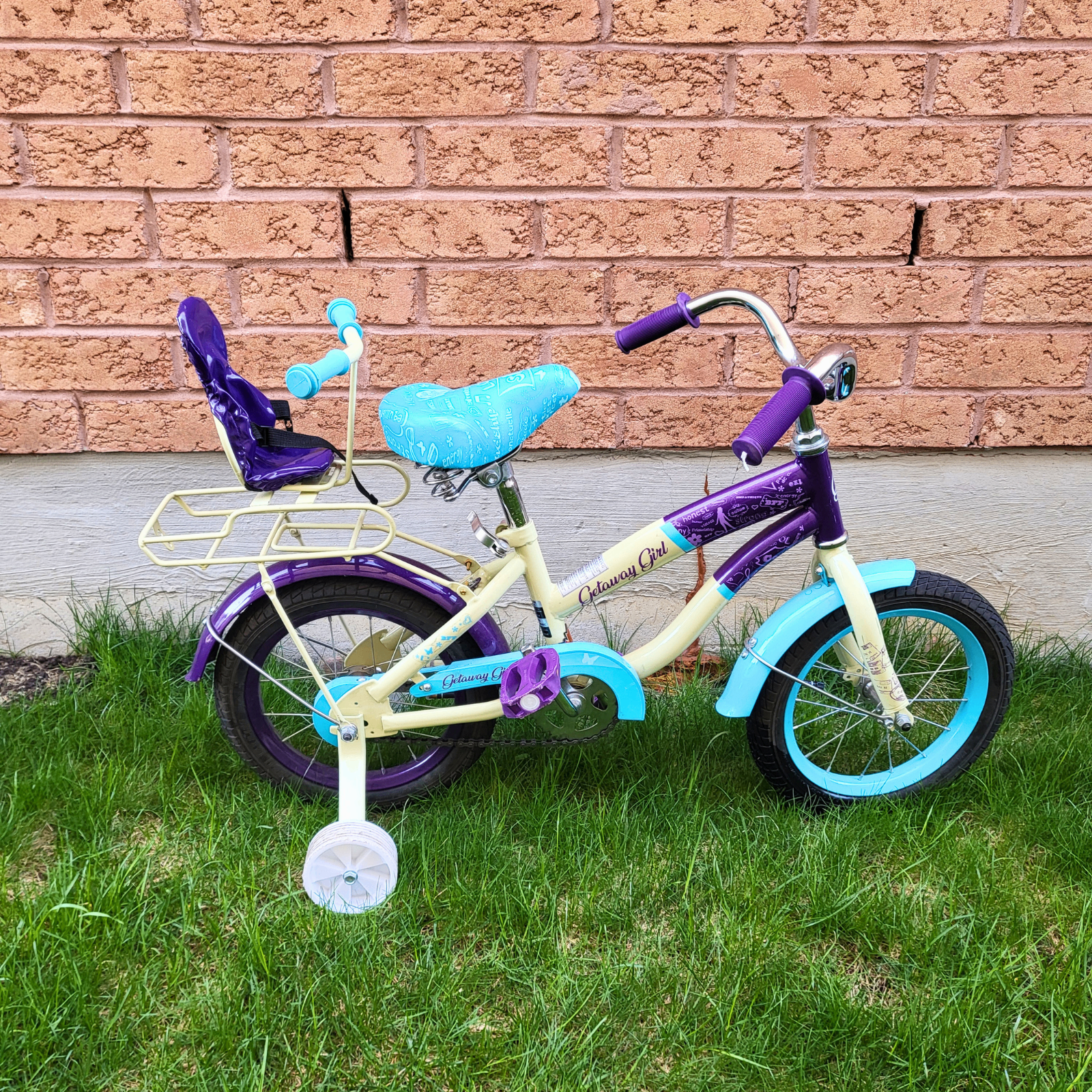 Pre-Loved - Getaway Girl Children's Training Bike - South Ajax - photo 4