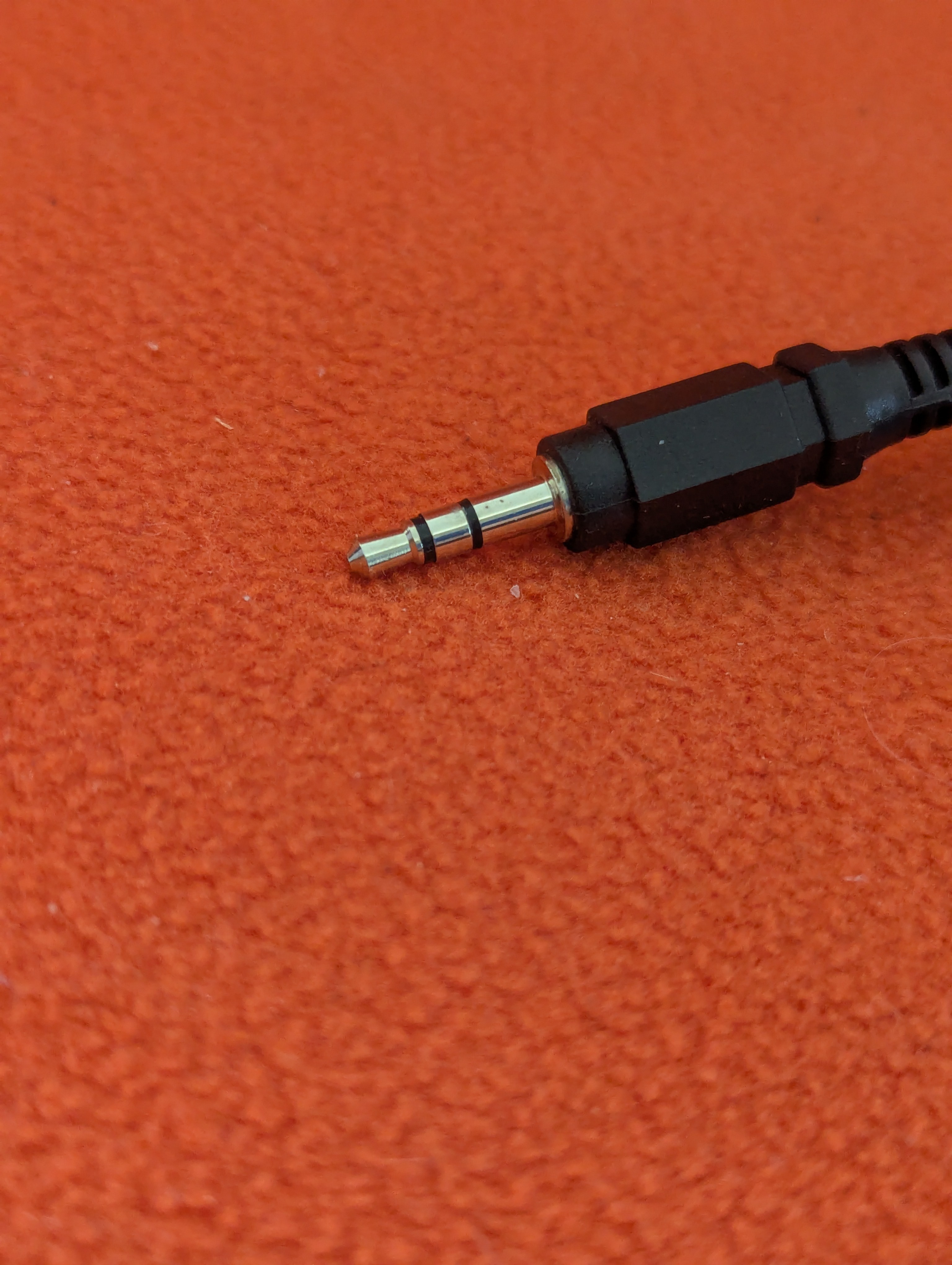 Male VGA connector to audio plug - 7-inch cord - photo 3